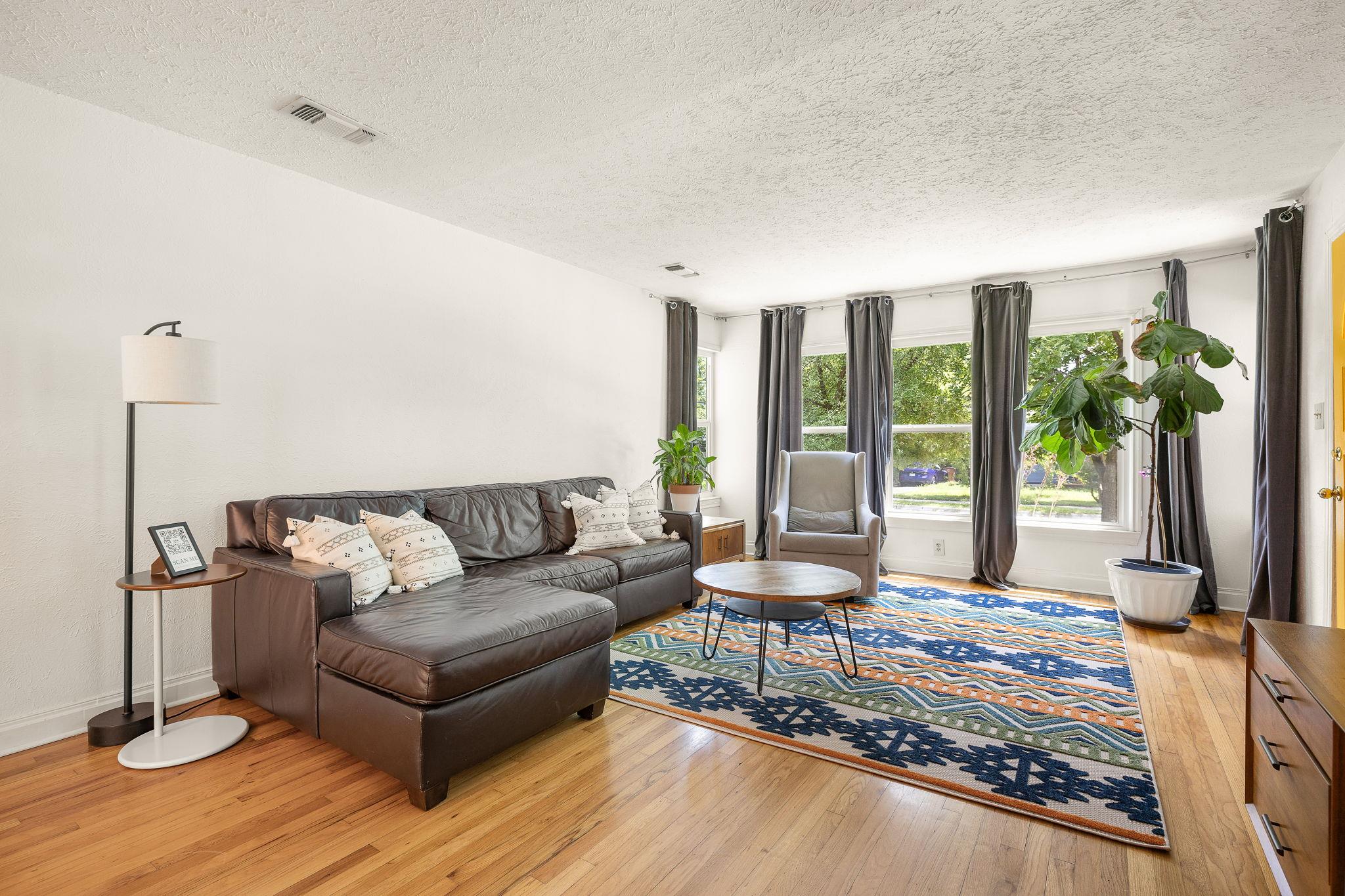 1104 Brentwood St, Austin, TX 78757