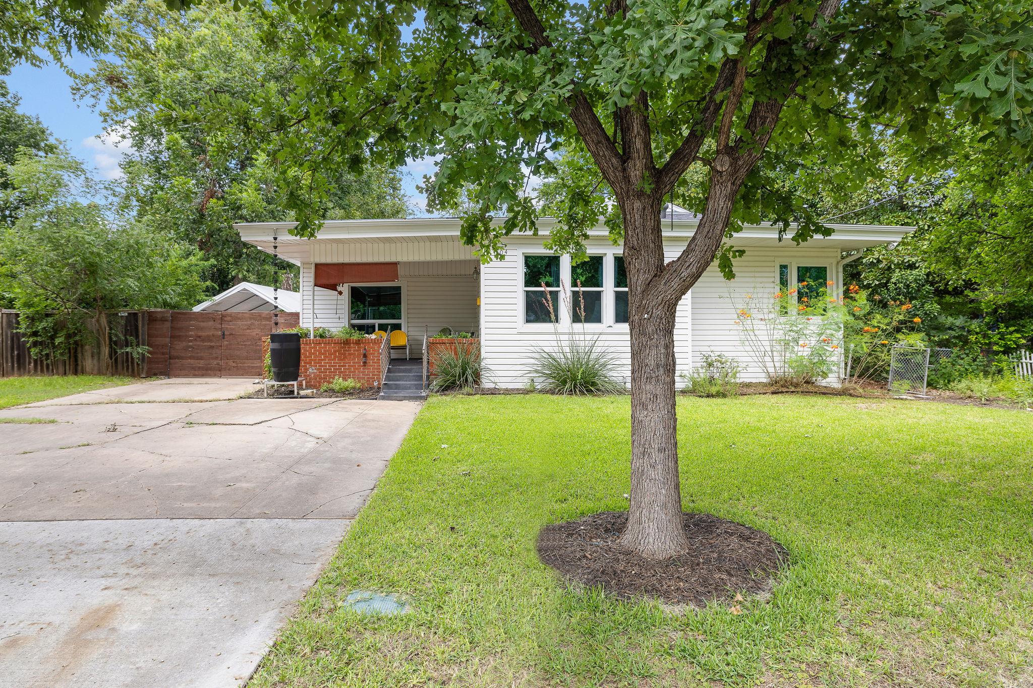 1104 Brentwood St, Austin, TX 78757