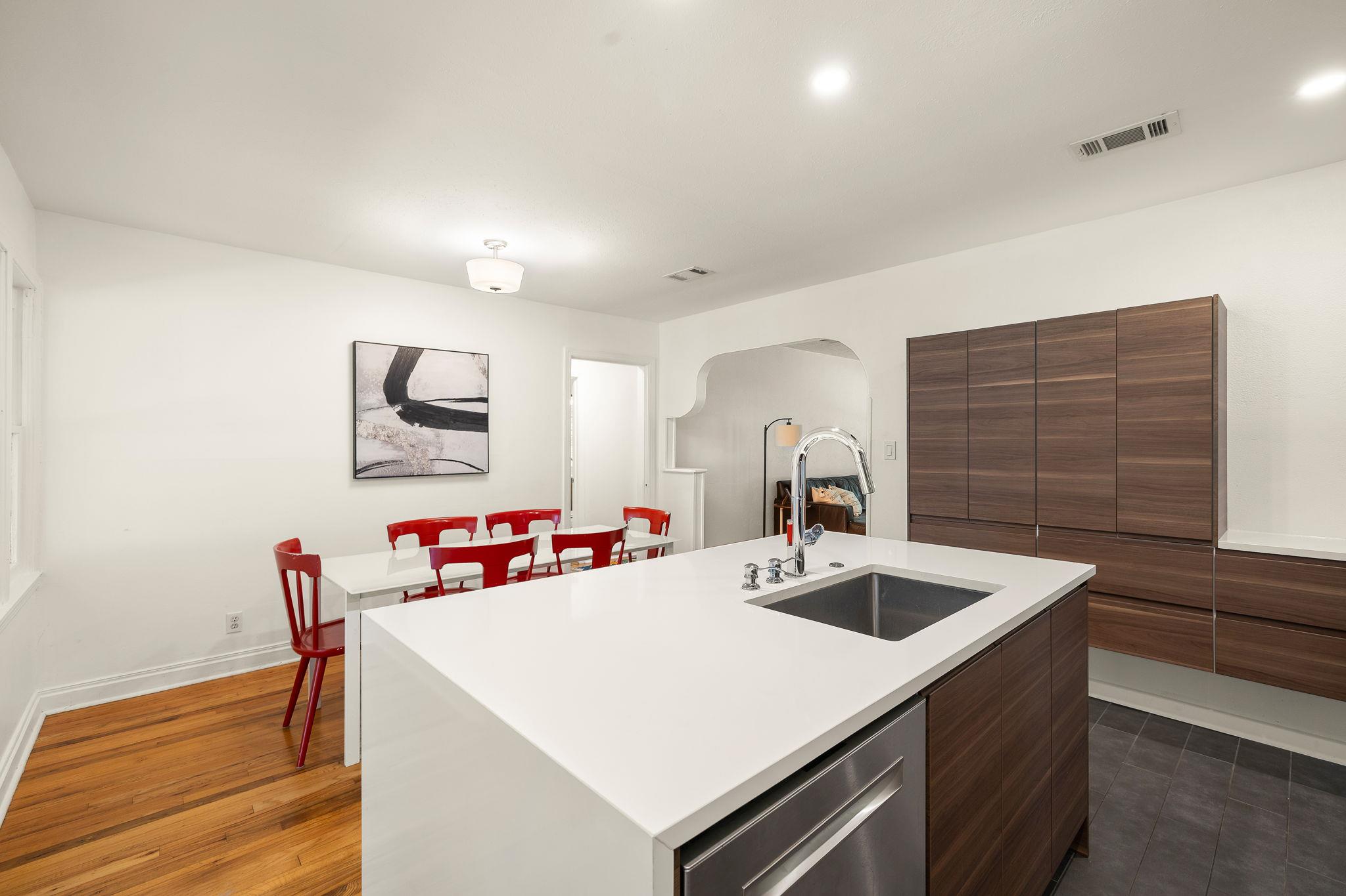 1104 Brentwood St, Austin, TX 78757