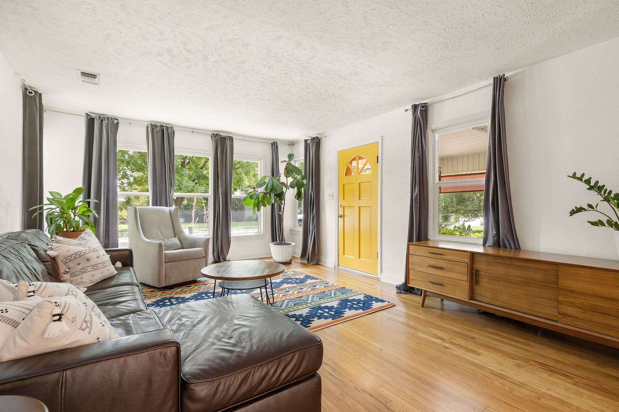 1104 Brentwood St, Austin, TX 78757