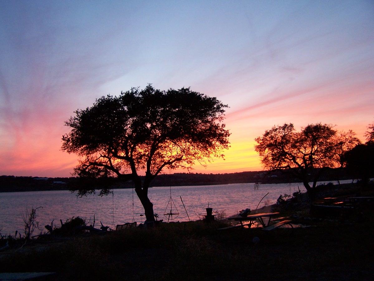 742 Park Shrs, Canyon Lake, TX 78133