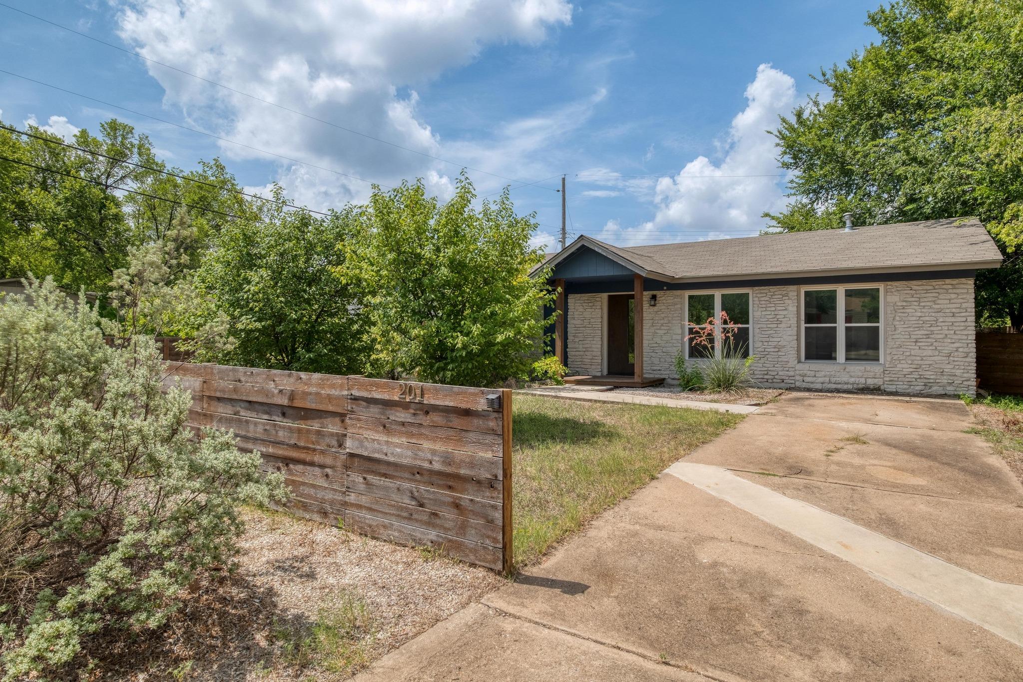201 W Saint Johns Ave, Austin, TX 78752