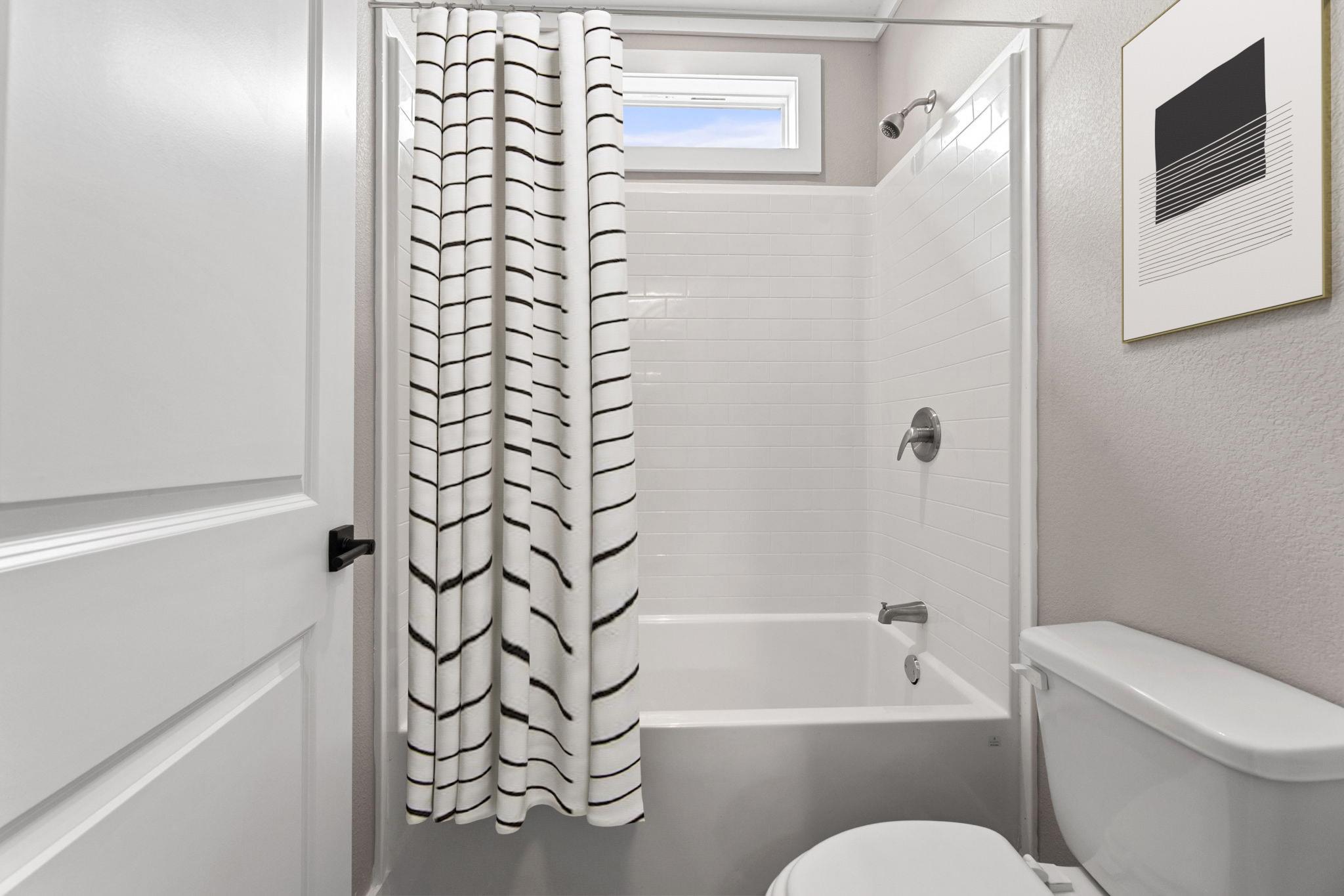 2028 Applewood Dr, Lockhart, TX 78644