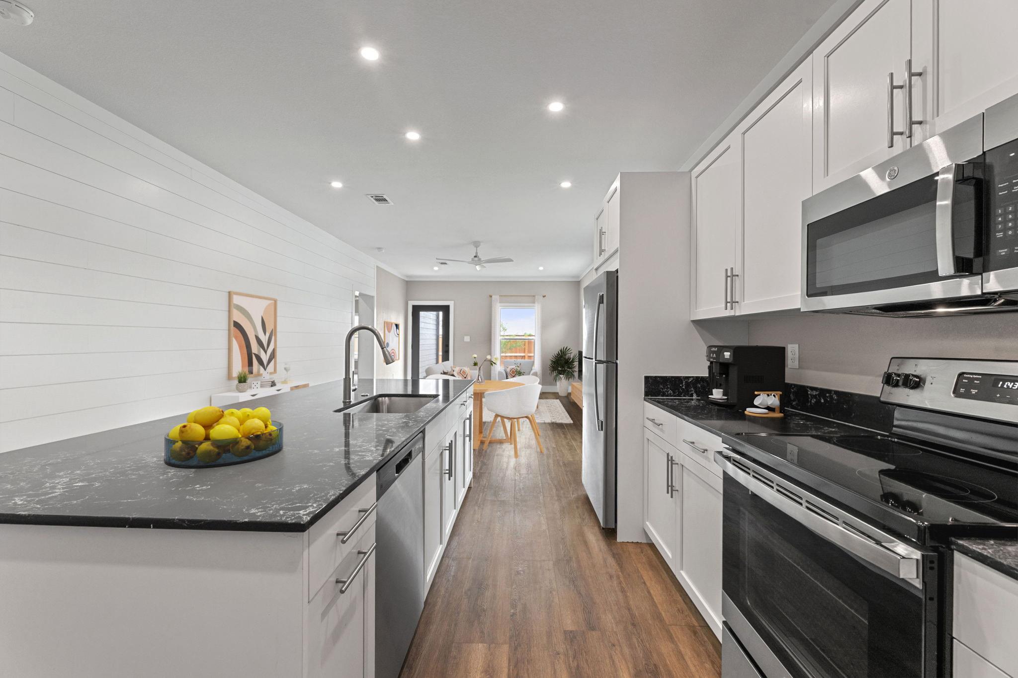 2028 Applewood Dr, Lockhart, TX 78644