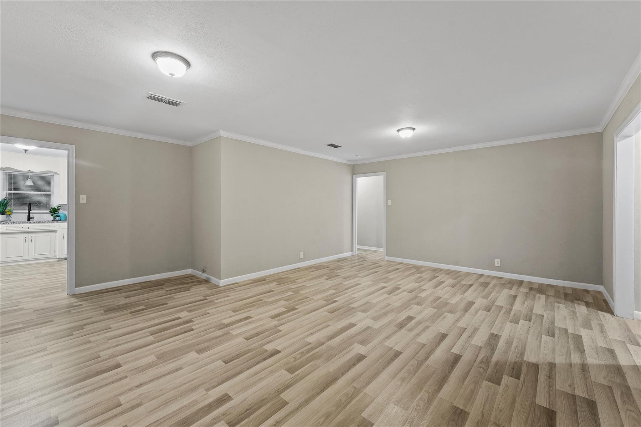 907 Barnhill St, Brenham, TX 77833