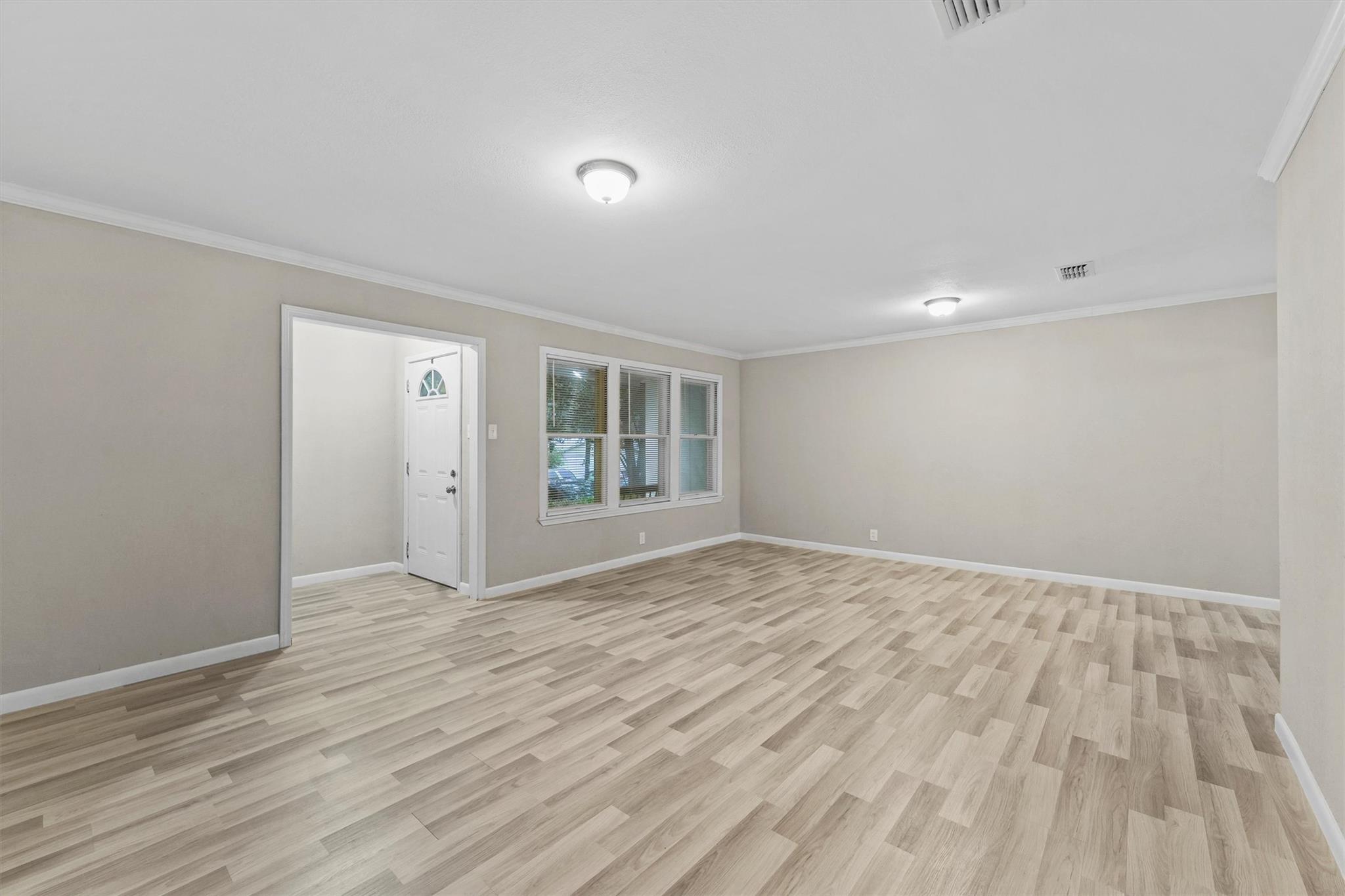 907 Barnhill St, Brenham, TX 77833