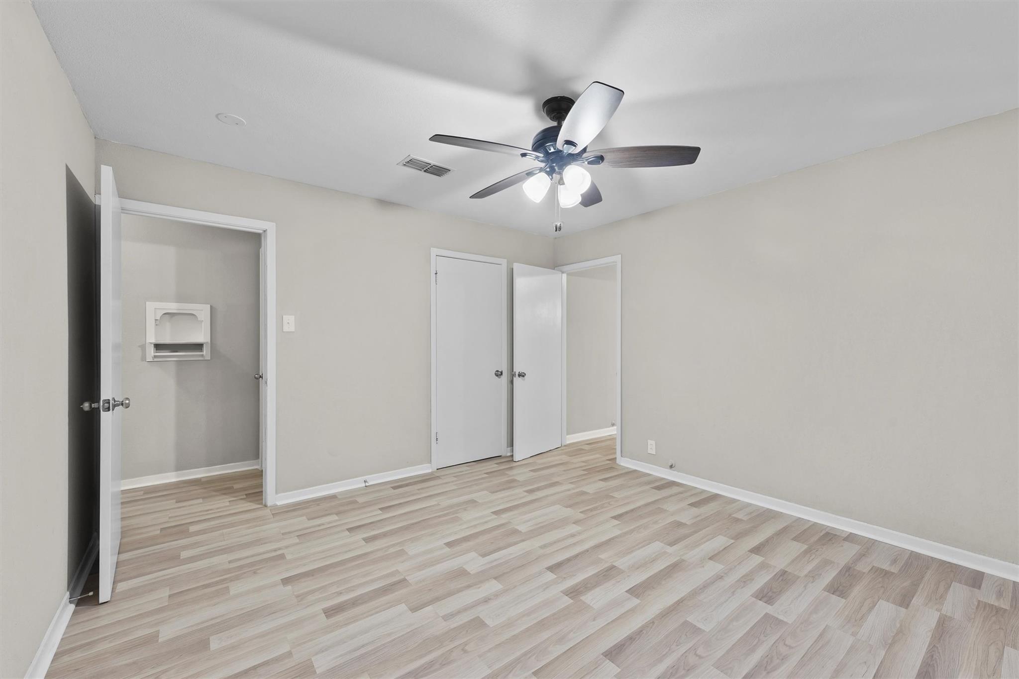 907 Barnhill St, Brenham, TX 77833