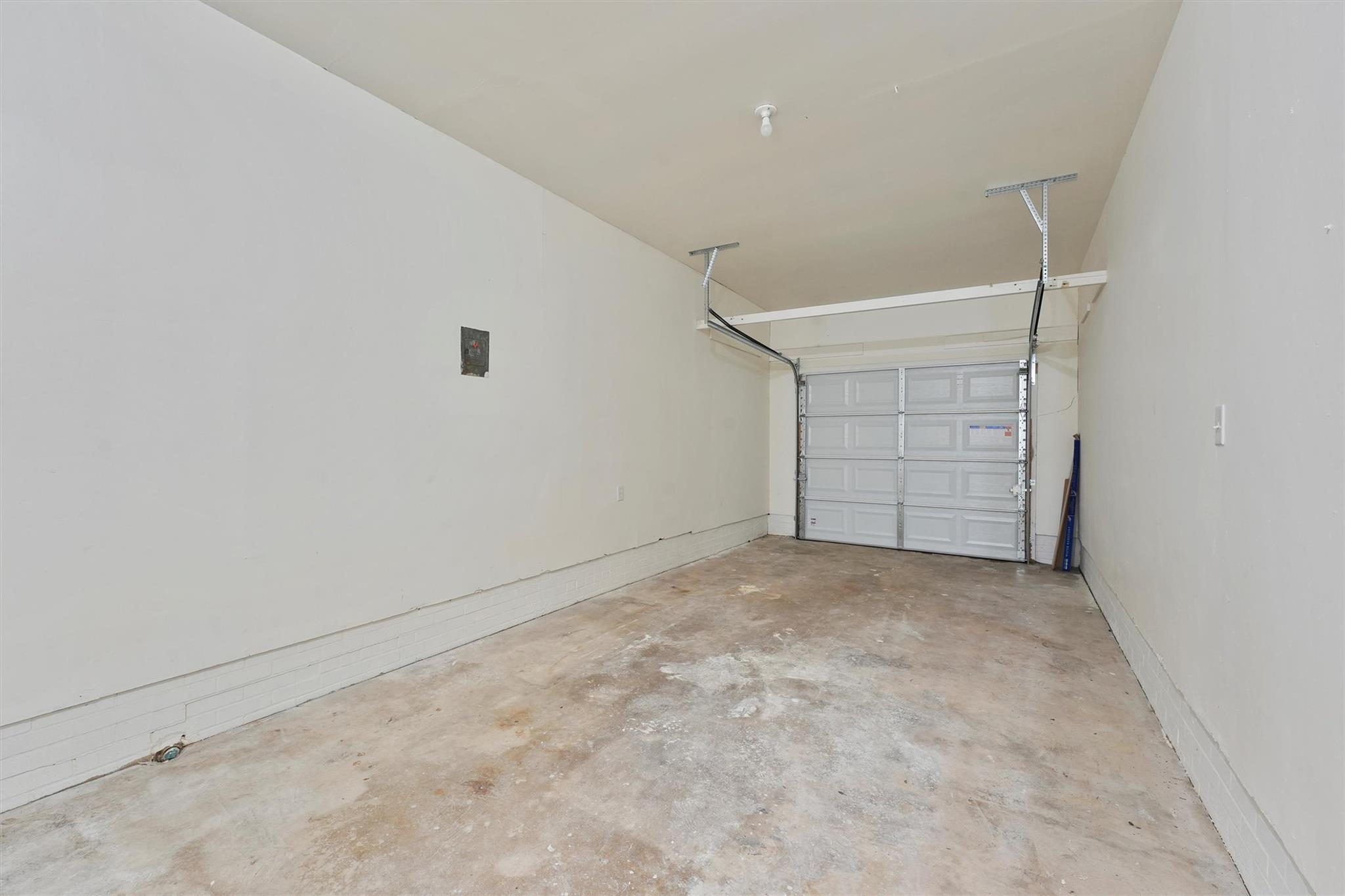 907 Barnhill St, Brenham, TX 77833