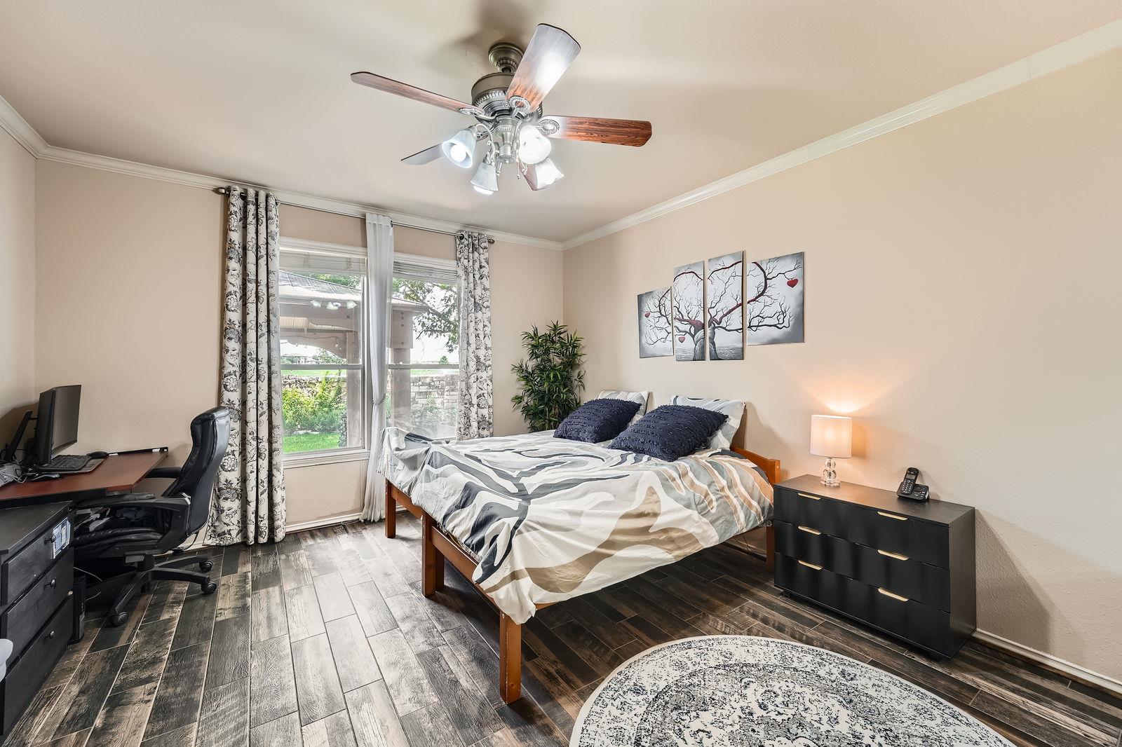 1116 Augusta Bend Dr, Hutto, TX 78634
