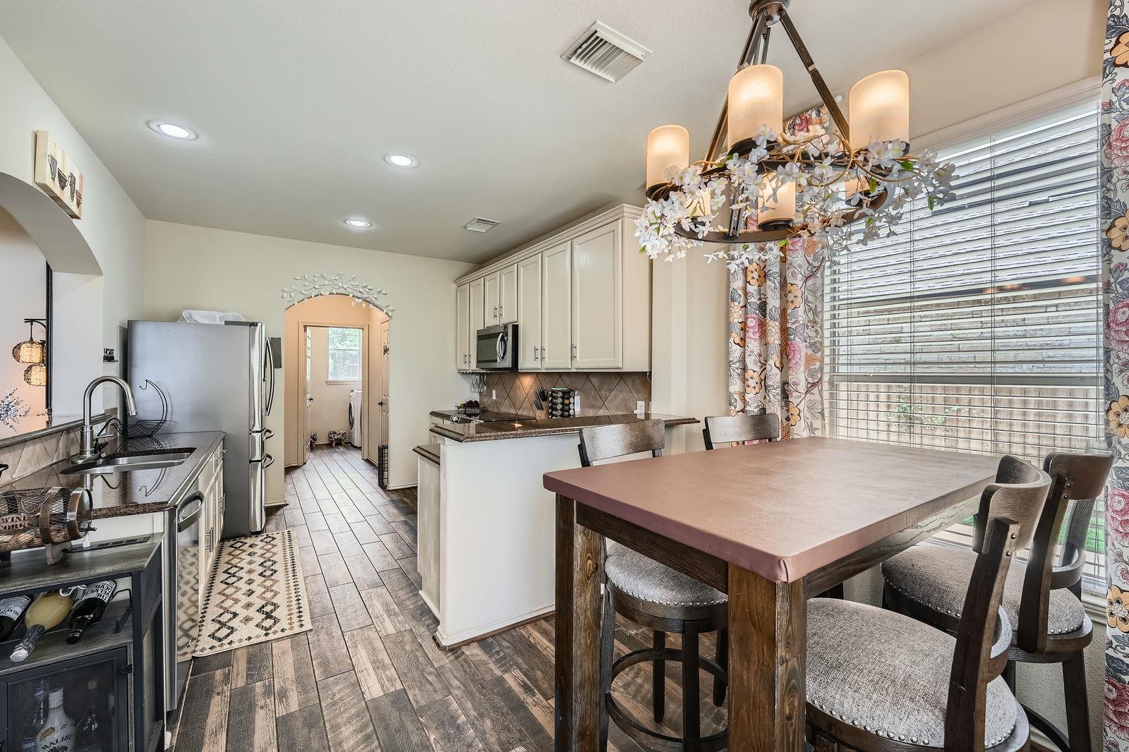 1116 Augusta Bend Dr, Hutto, TX 78634