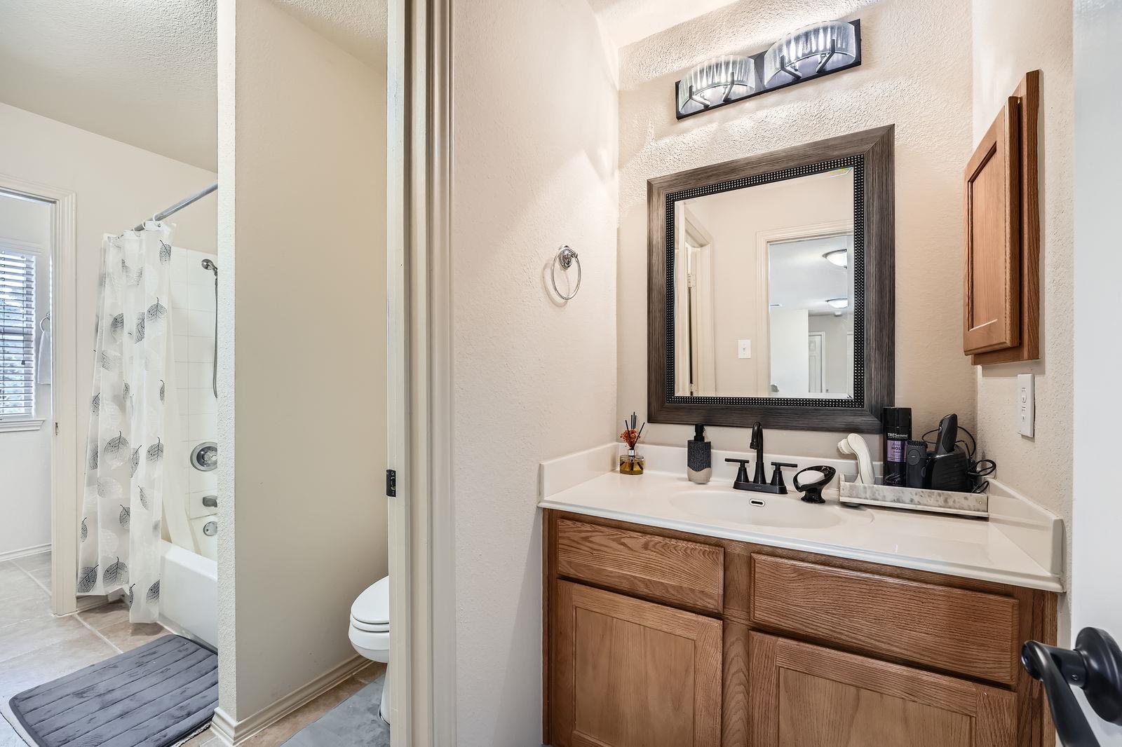 1116 Augusta Bend Dr, Hutto, TX 78634