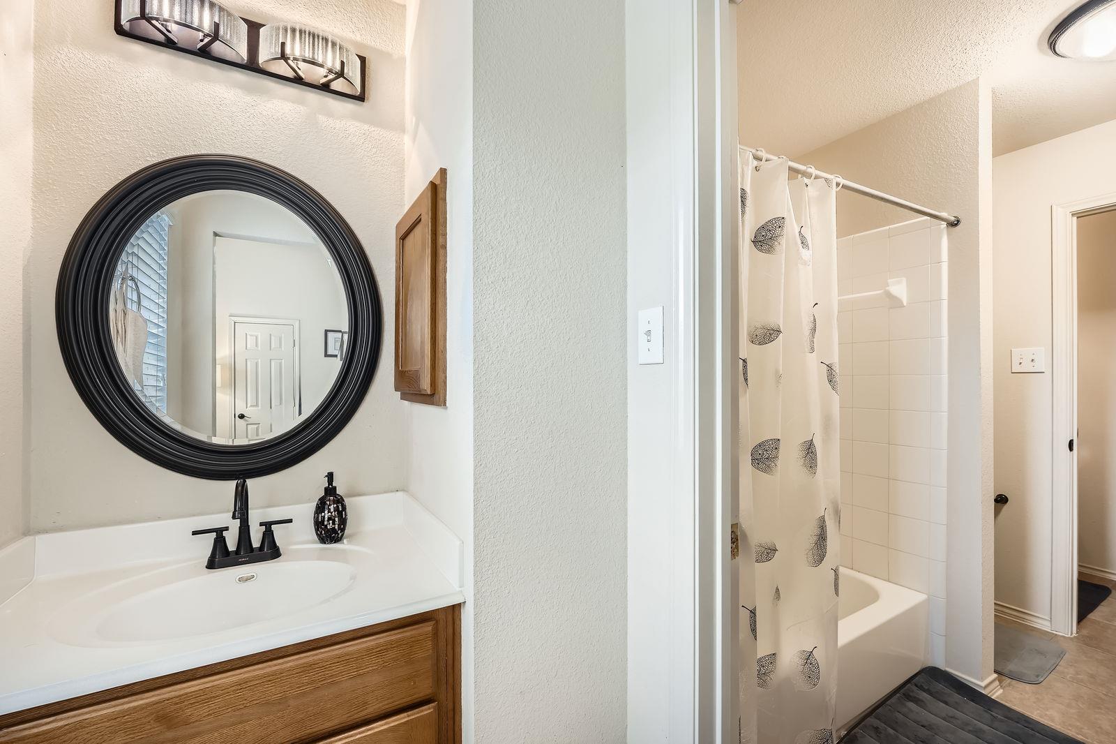 1116 Augusta Bend Dr, Hutto, TX 78634