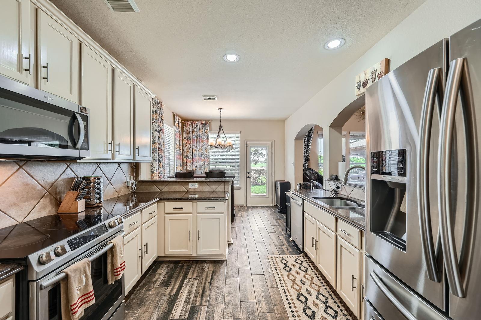 1116 Augusta Bend Dr, Hutto, TX 78634