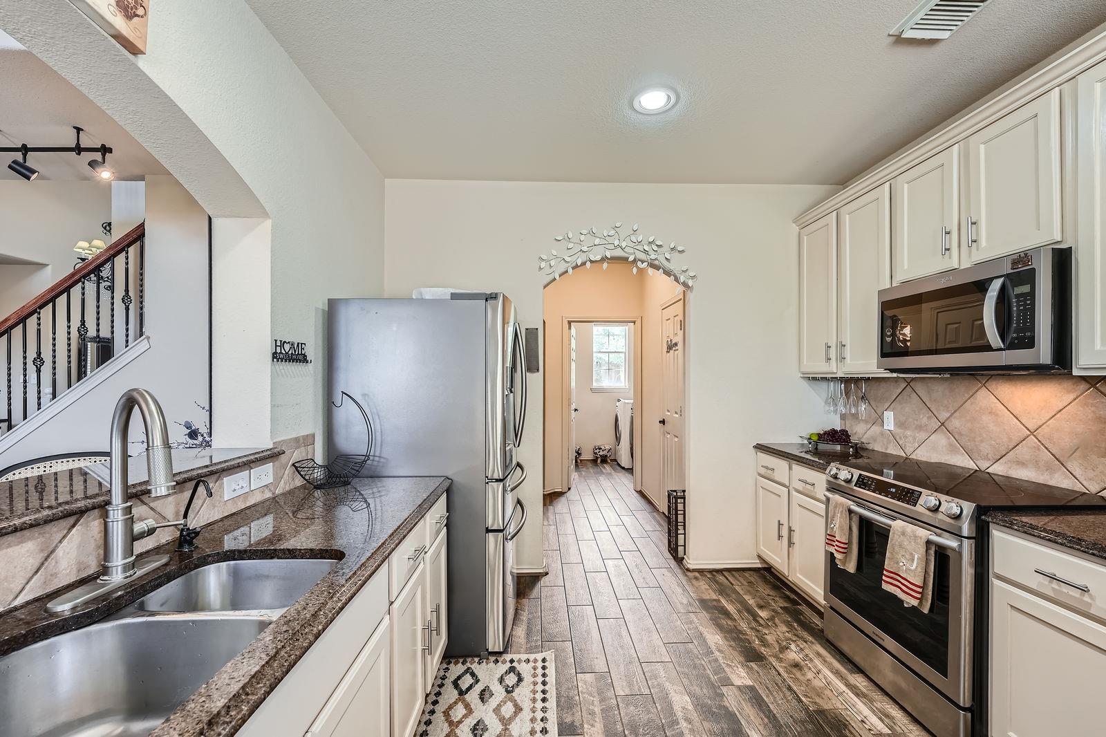 1116 Augusta Bend Dr, Hutto, TX 78634