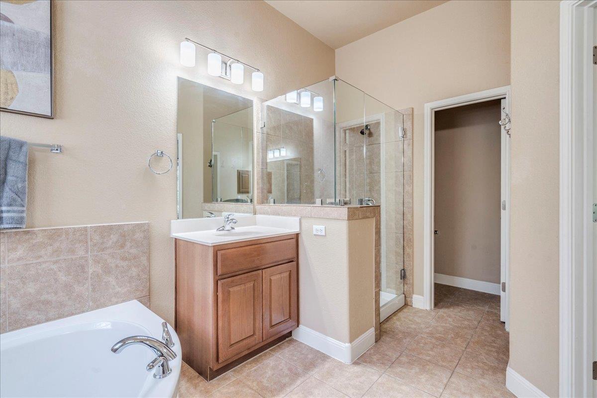 8024 Levata Dr, Austin, TX 78739