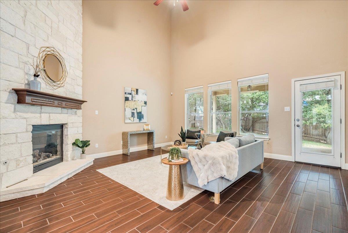 8024 Levata Dr, Austin, TX 78739