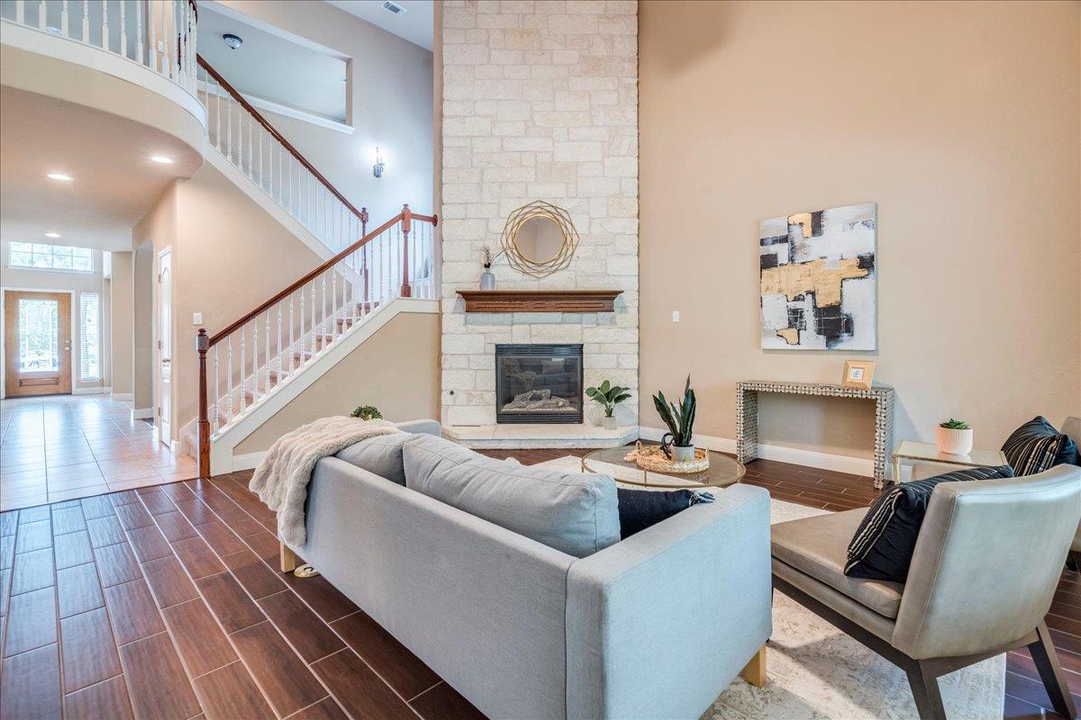 8024 Levata Dr, Austin, TX 78739
