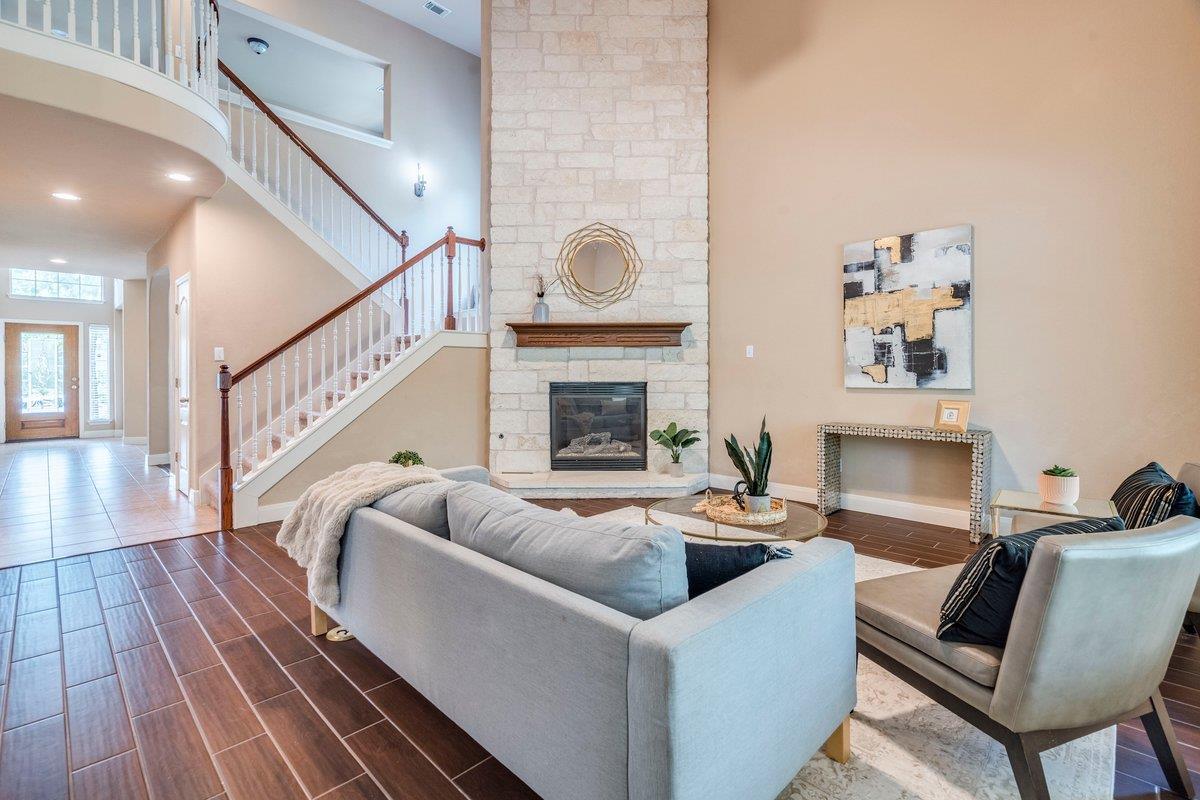 8024 Levata Dr, Austin, TX 78739