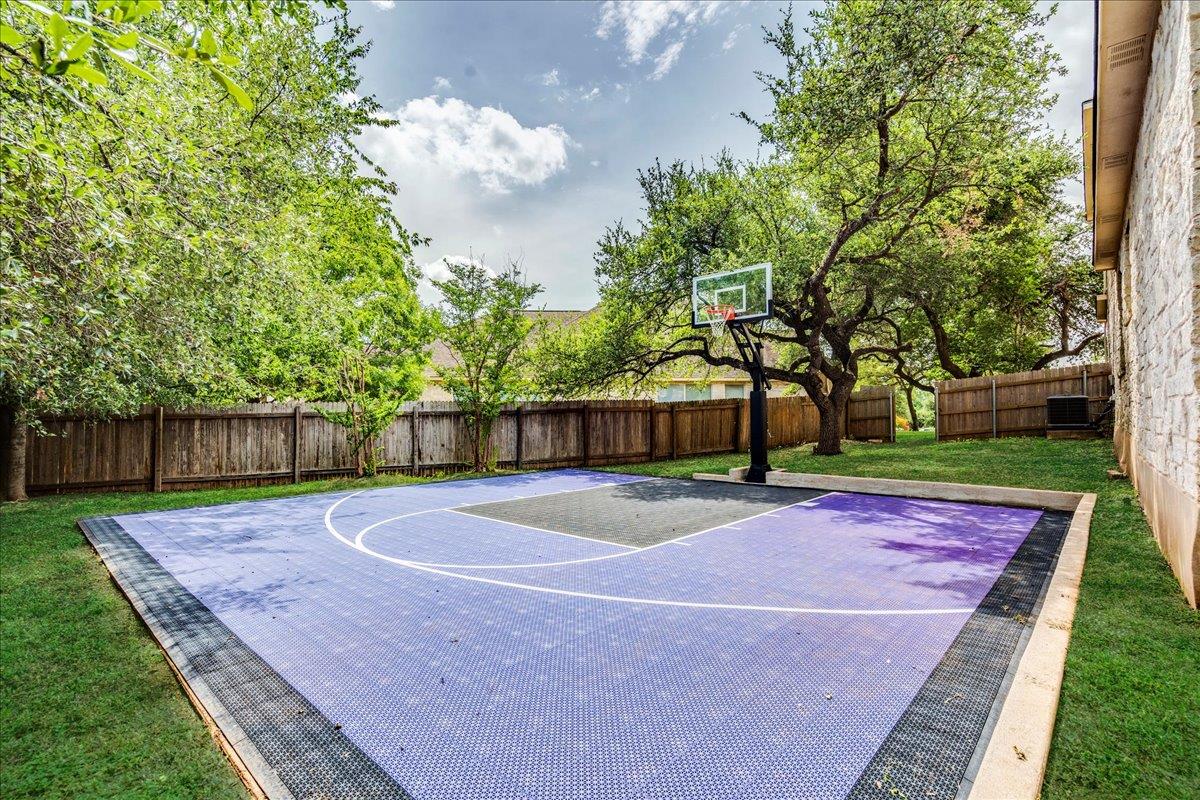 8024 Levata Dr, Austin, TX 78739