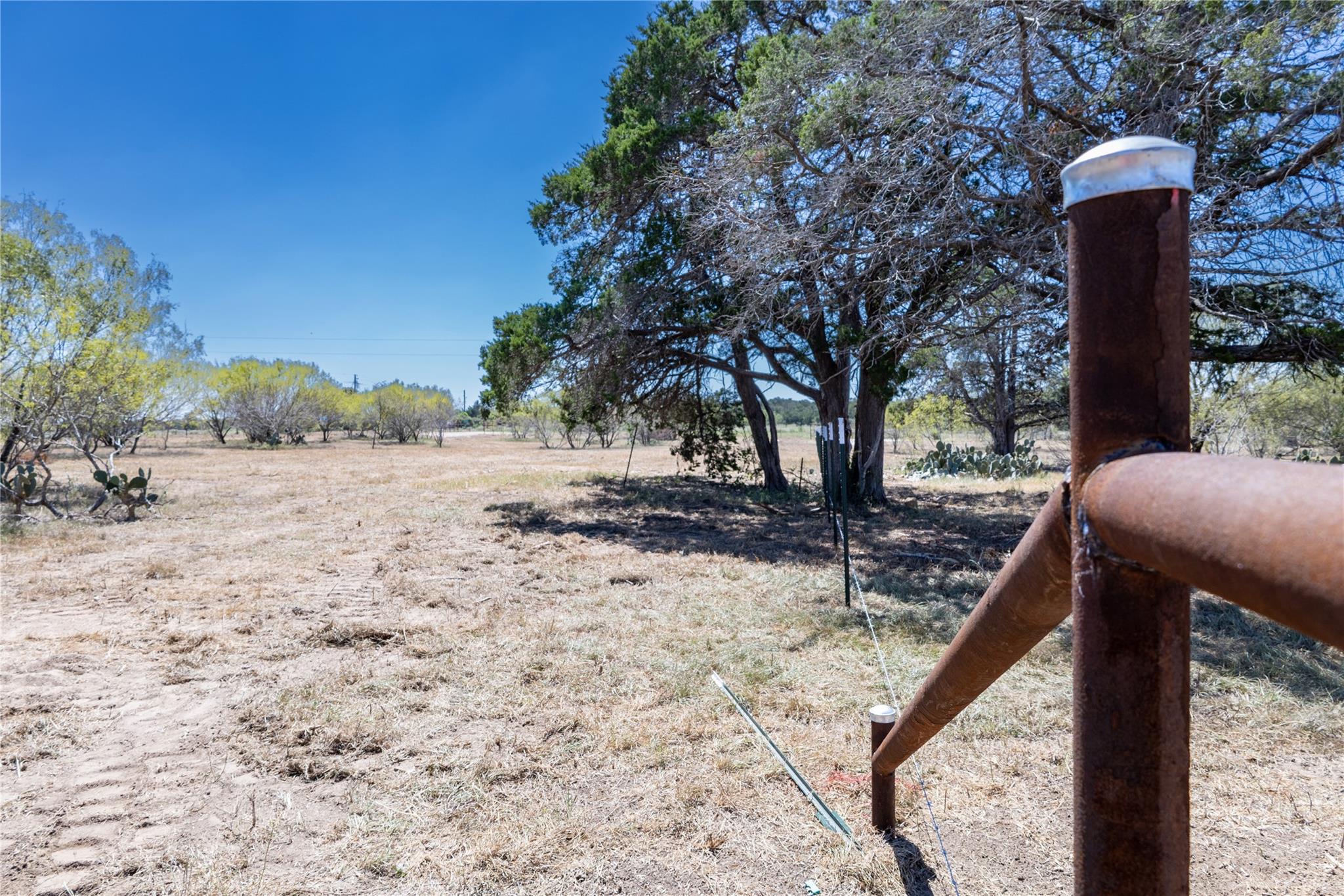 4049 Old Colony Line Rd Rd, Dale, TX 78616