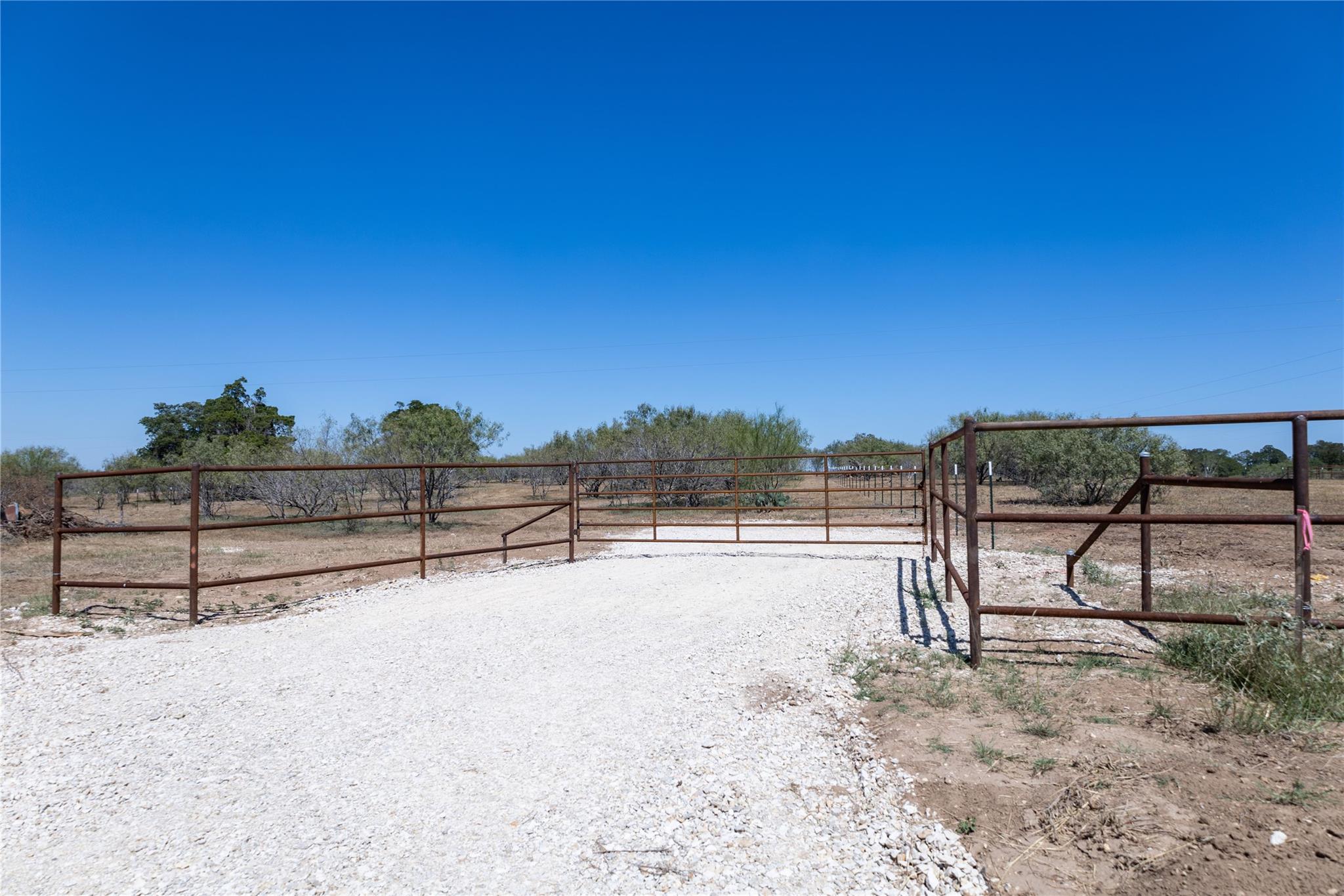 4049 Old Colony Line Rd Rd, Dale, TX 78616