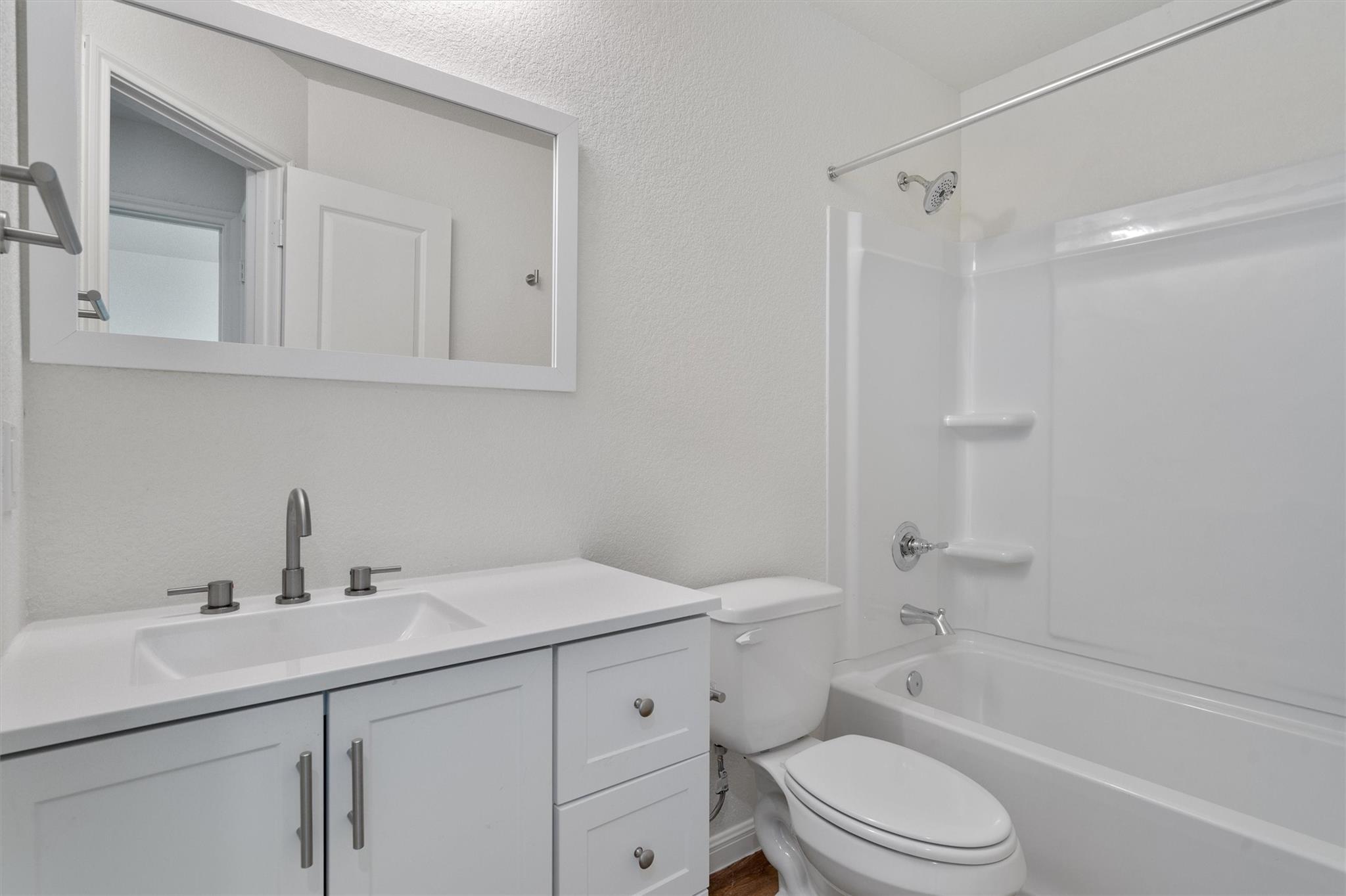 2002 2nd St # 400, Taylor, TX 76574
