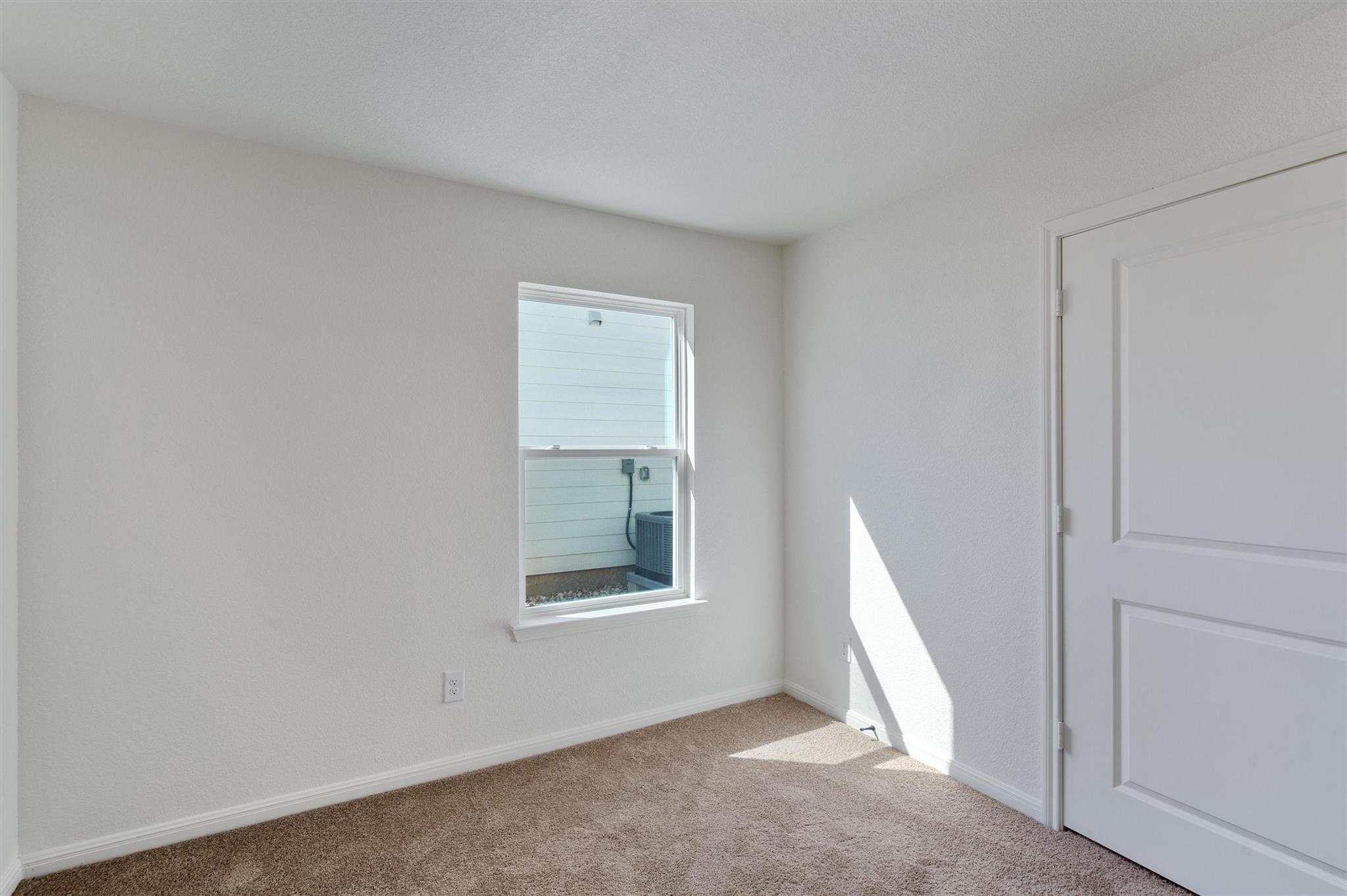2002 2nd St # 400, Taylor, TX 76574