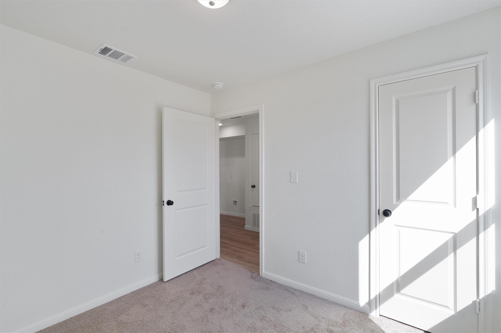 2002 2nd St # 400, Taylor, TX 76574