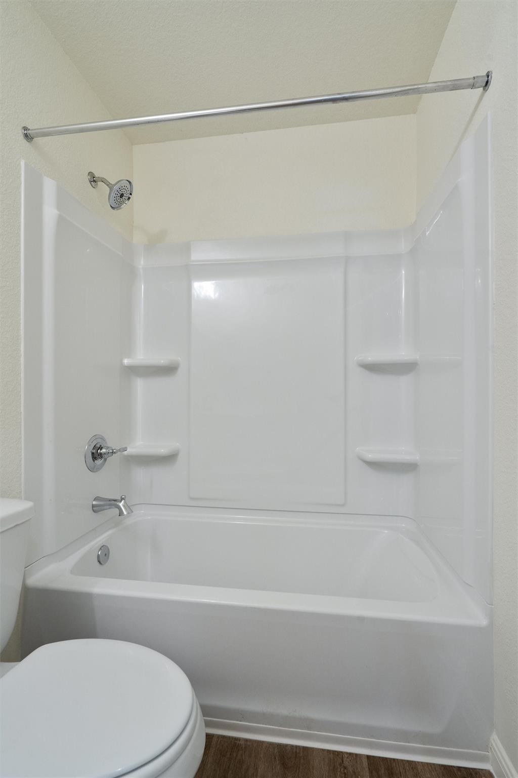 2002 2nd St # 400, Taylor, TX 76574