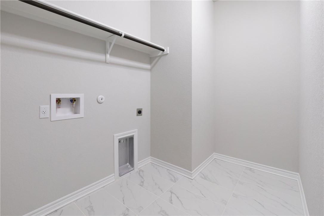 1613 Winding Stream Trl # 75, Leander, TX 78641