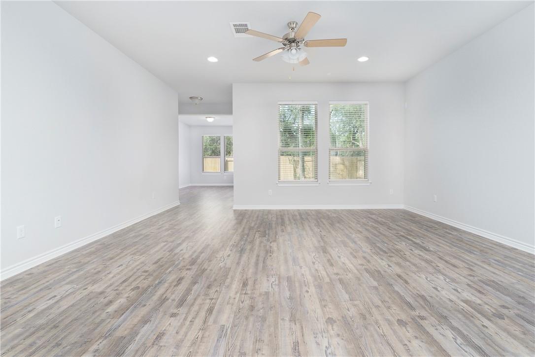 1613 Winding Stream Trl # 75, Leander, TX 78641