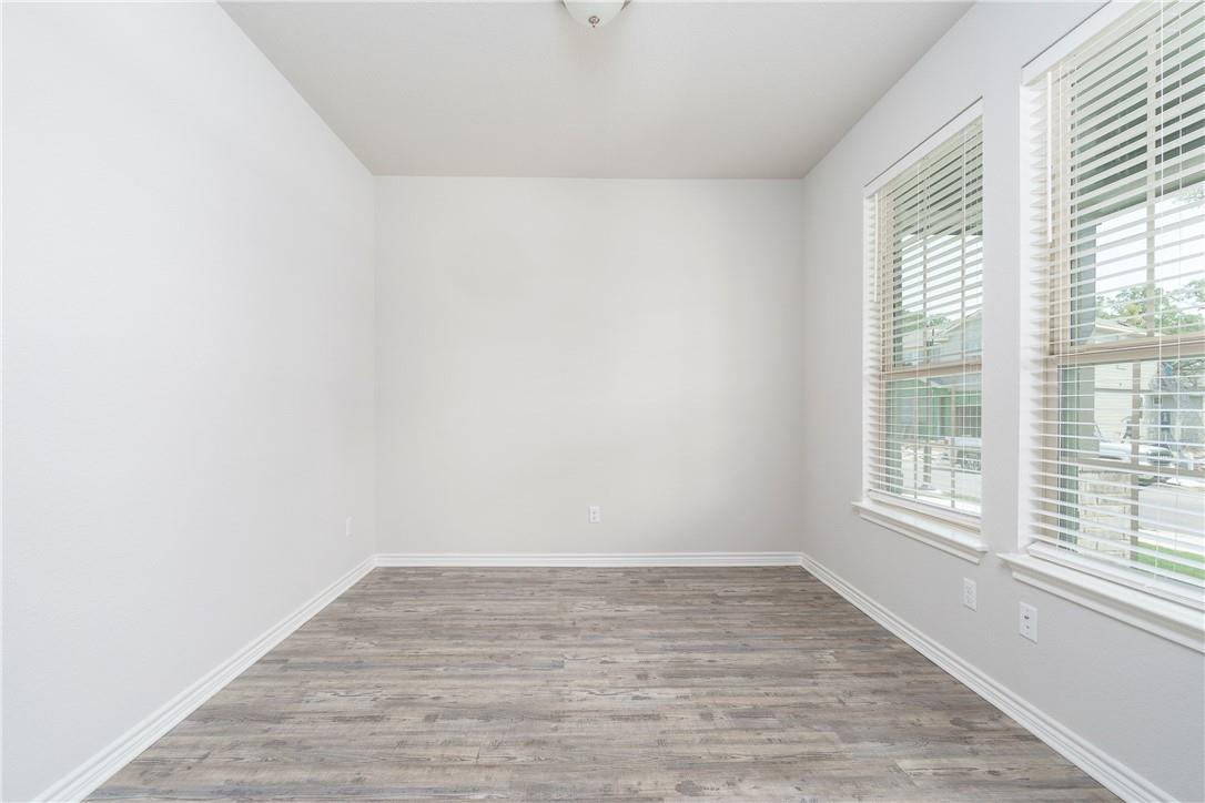 1613 Winding Stream Trl # 75, Leander, TX 78641