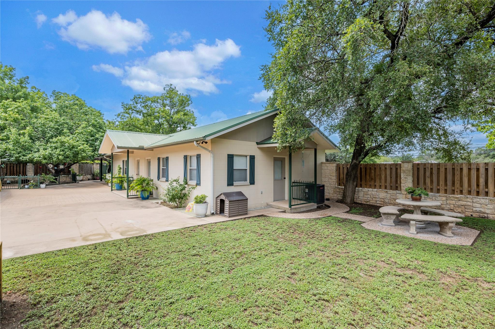 500 N Main St N, Burnet, TX 78611