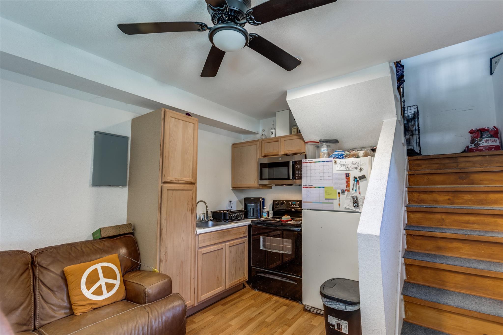 130 Los Arcos Rd, Elgin, TX 78621