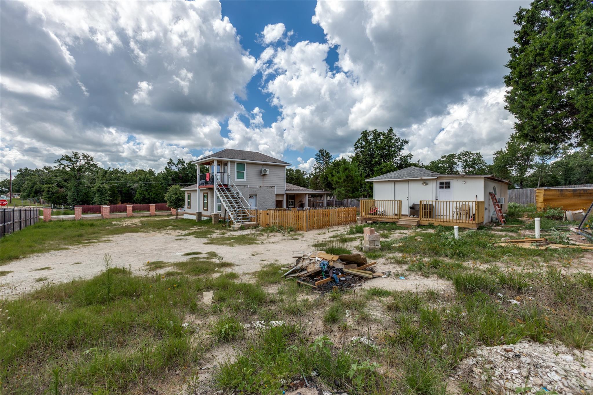 130 Los Arcos Rd, Elgin, TX 78621