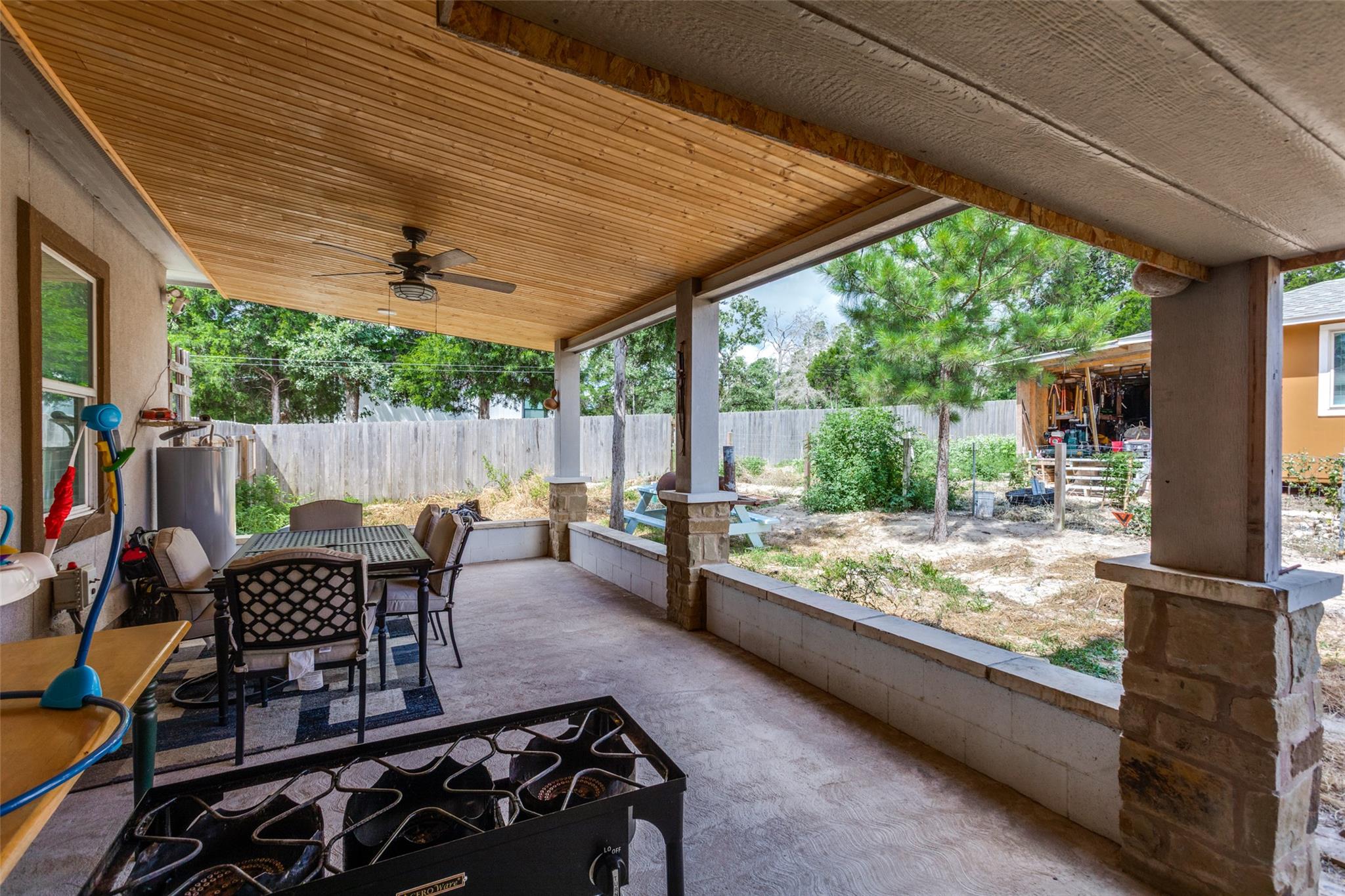 130 Los Arcos Rd, Elgin, TX 78621