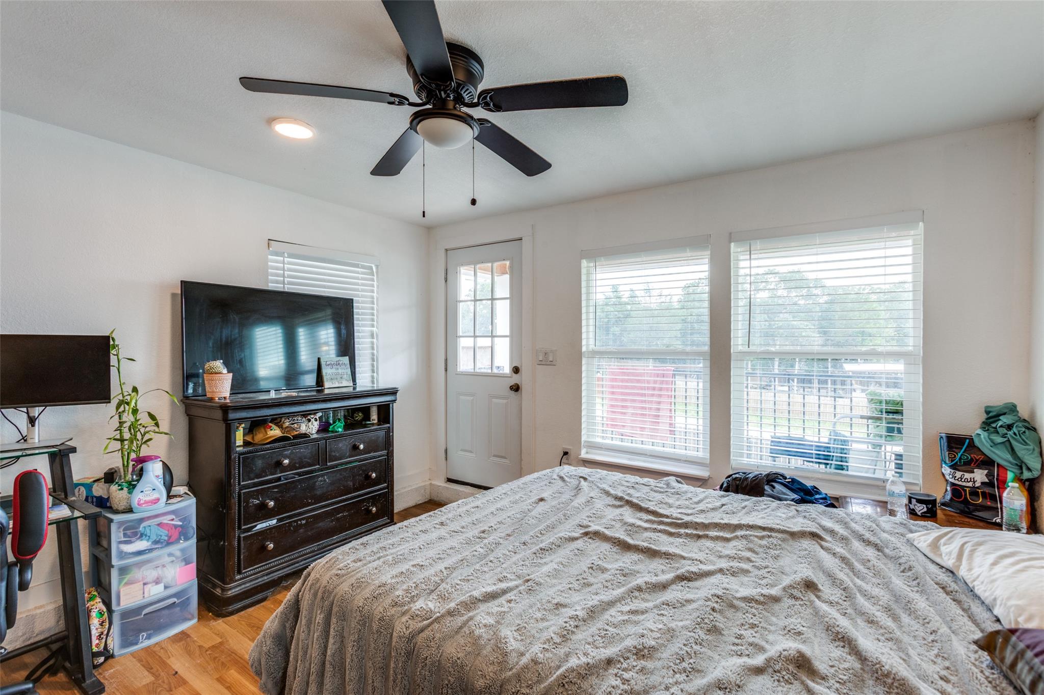 130 Los Arcos Rd, Elgin, TX 78621