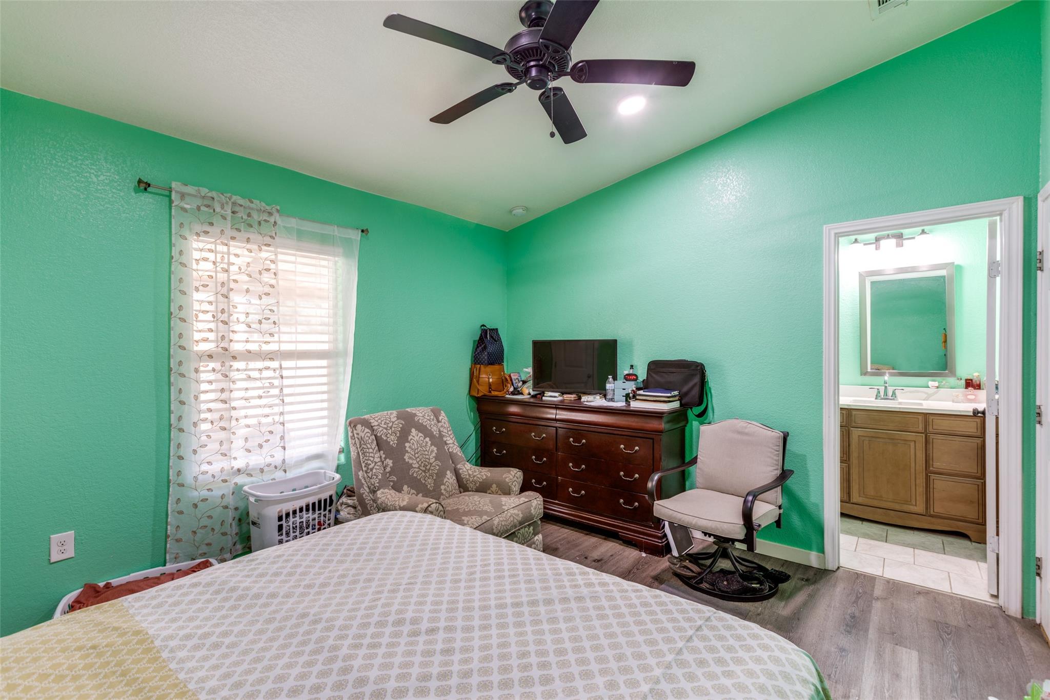 130 Los Arcos Rd, Elgin, TX 78621