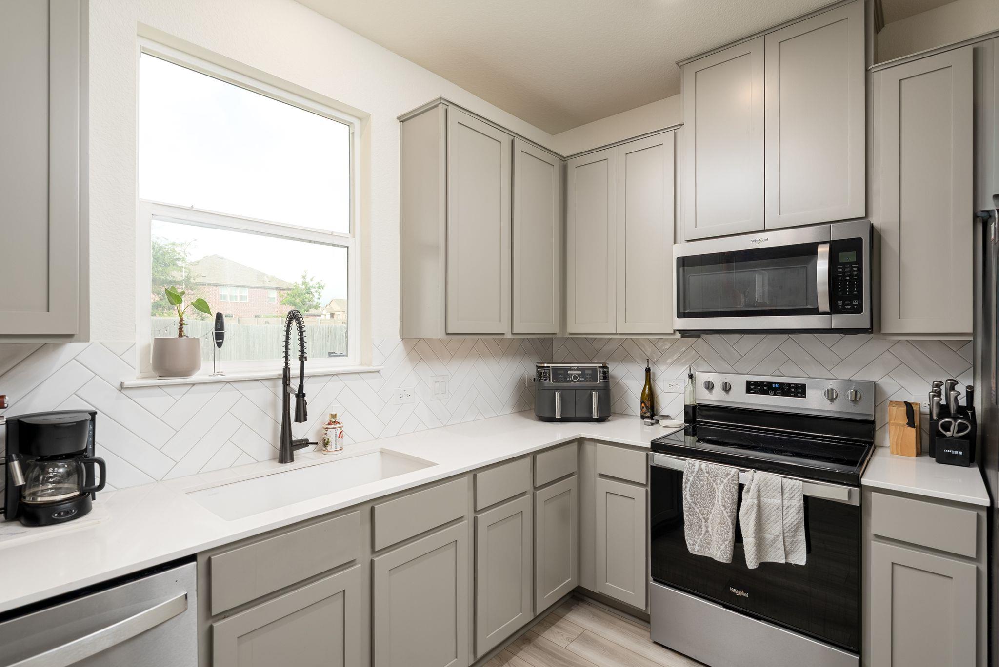 7105 Gray Catbird Dr # 52, Austin, TX 78744