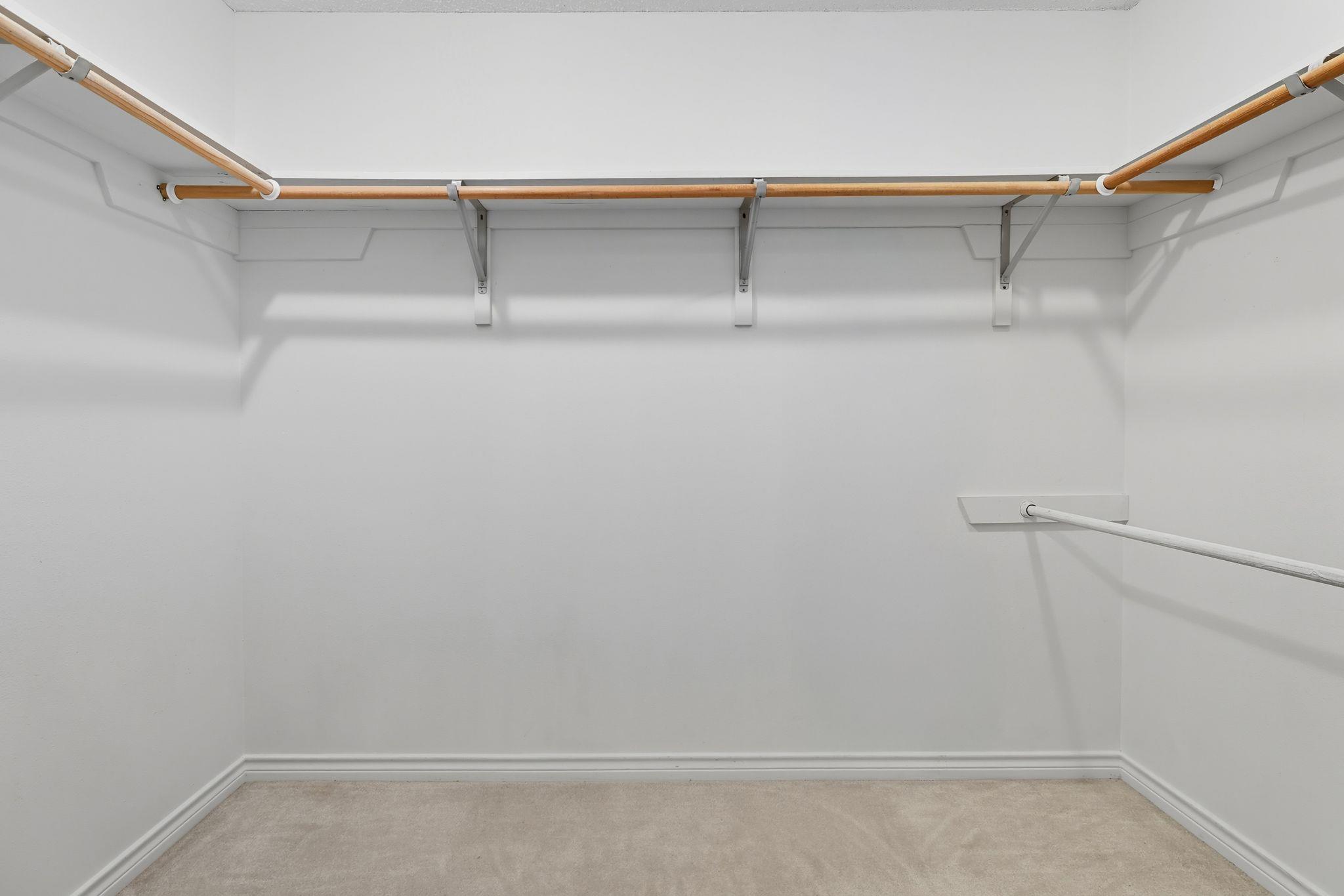 127 Maple Dr, Mountain City, TX 78610