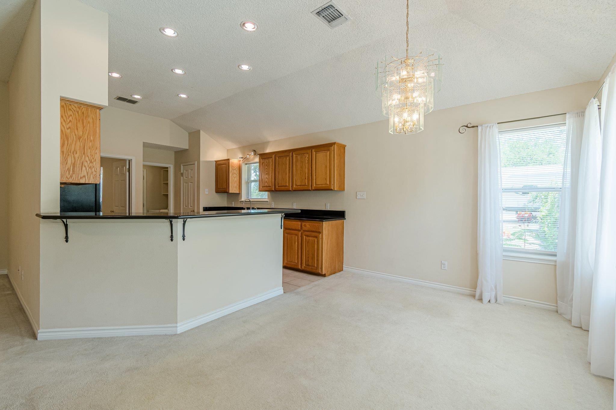 127 Maple Dr, Mountain City, TX 78610
