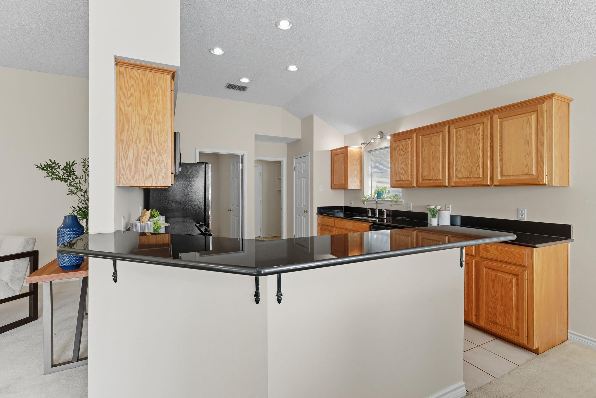 127 Maple Dr, Mountain City, TX 78610