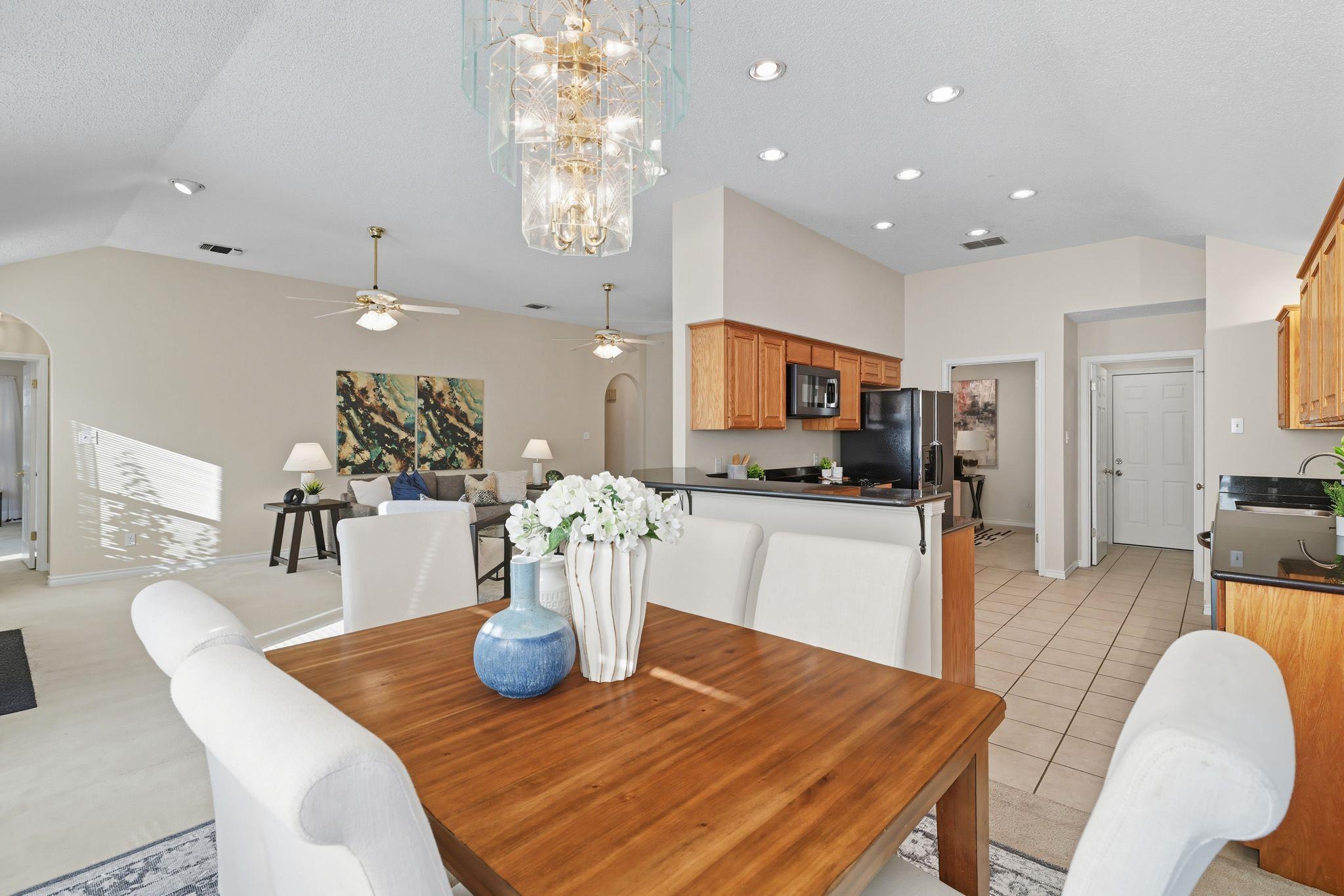 127 Maple Dr, Mountain City, TX 78610