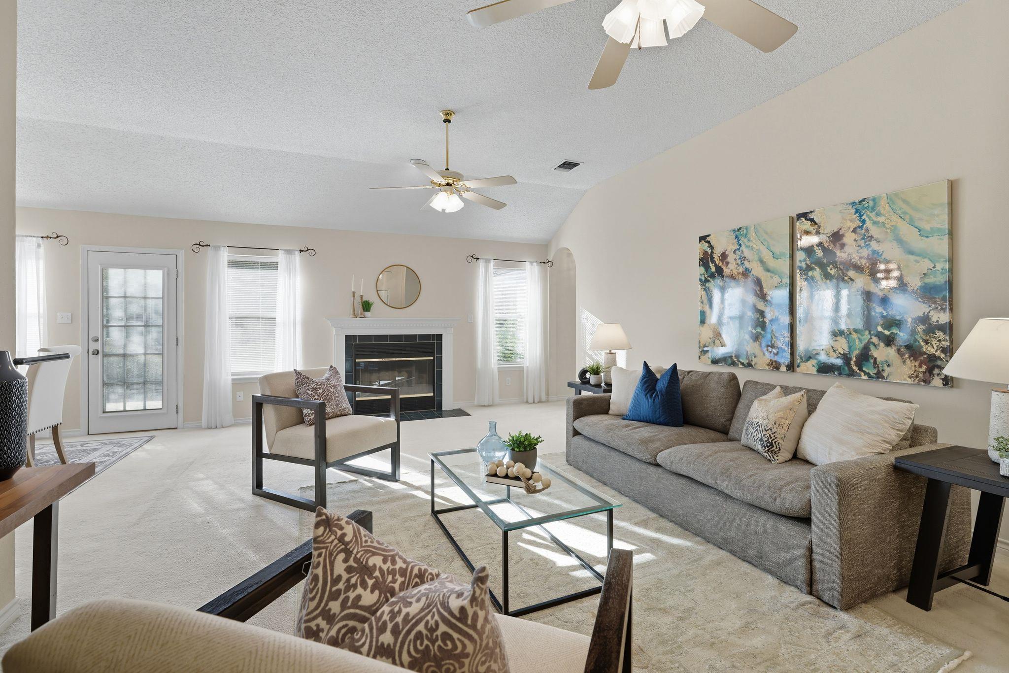 127 Maple Dr, Mountain City, TX 78610