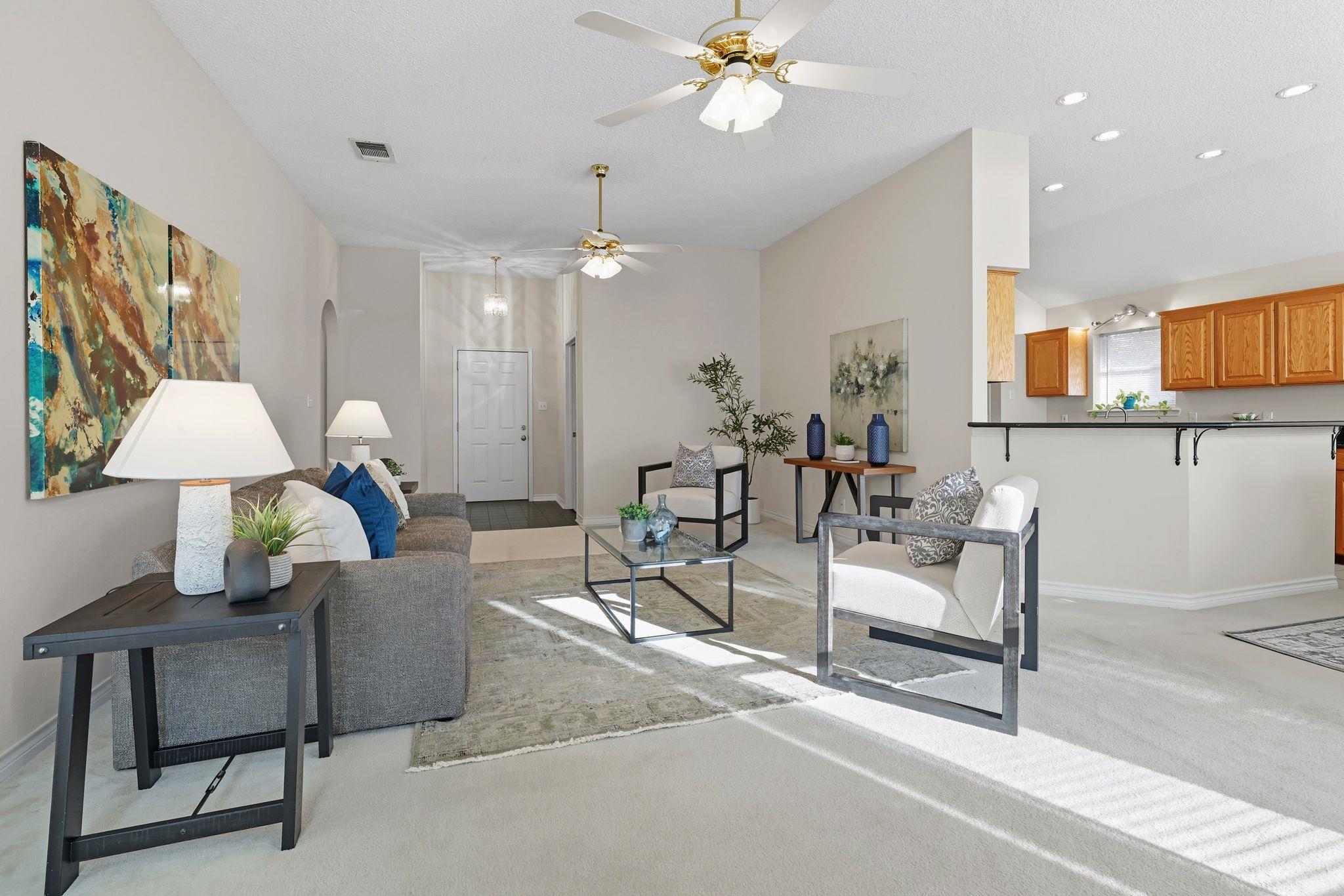 127 Maple Dr, Mountain City, TX 78610