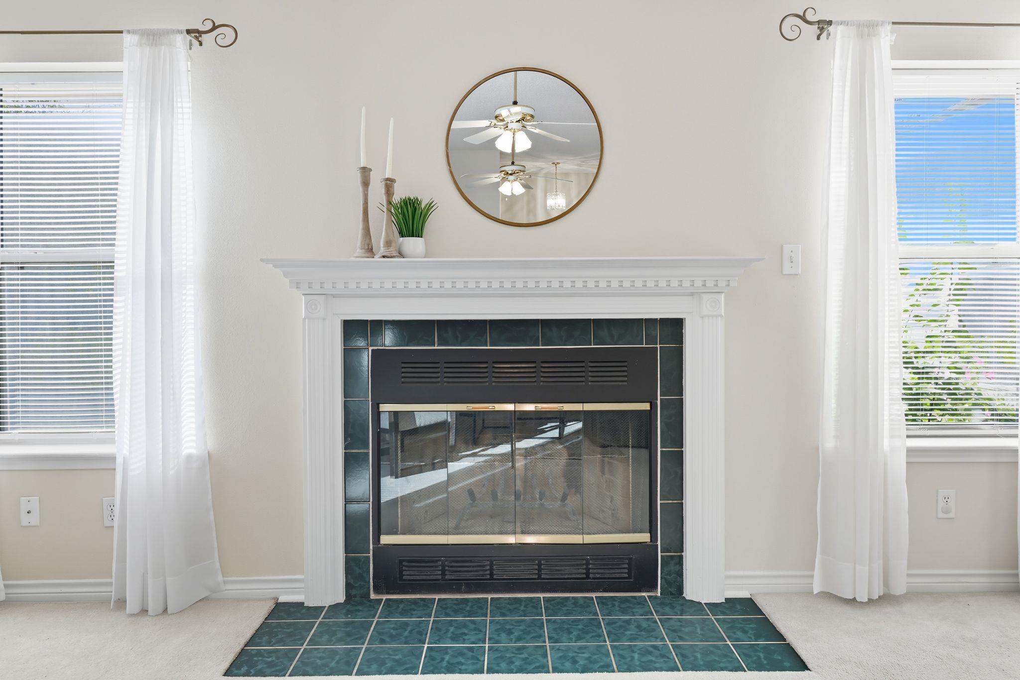 127 Maple Dr, Mountain City, TX 78610