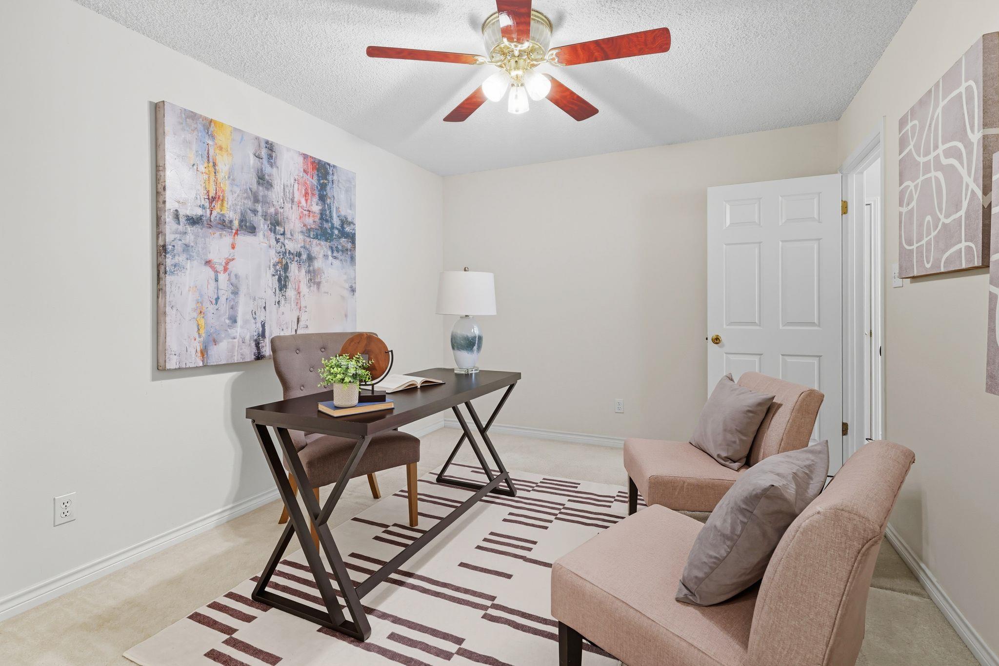 127 Maple Dr, Mountain City, TX 78610