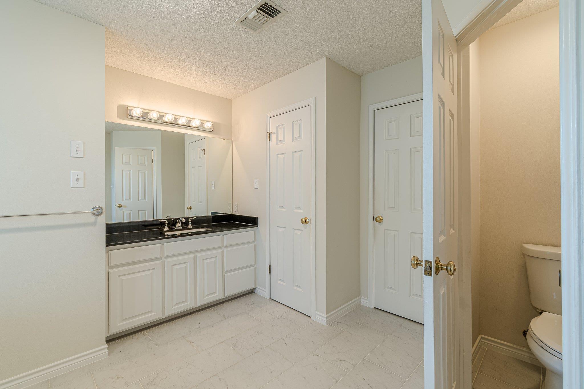 127 Maple Dr, Mountain City, TX 78610