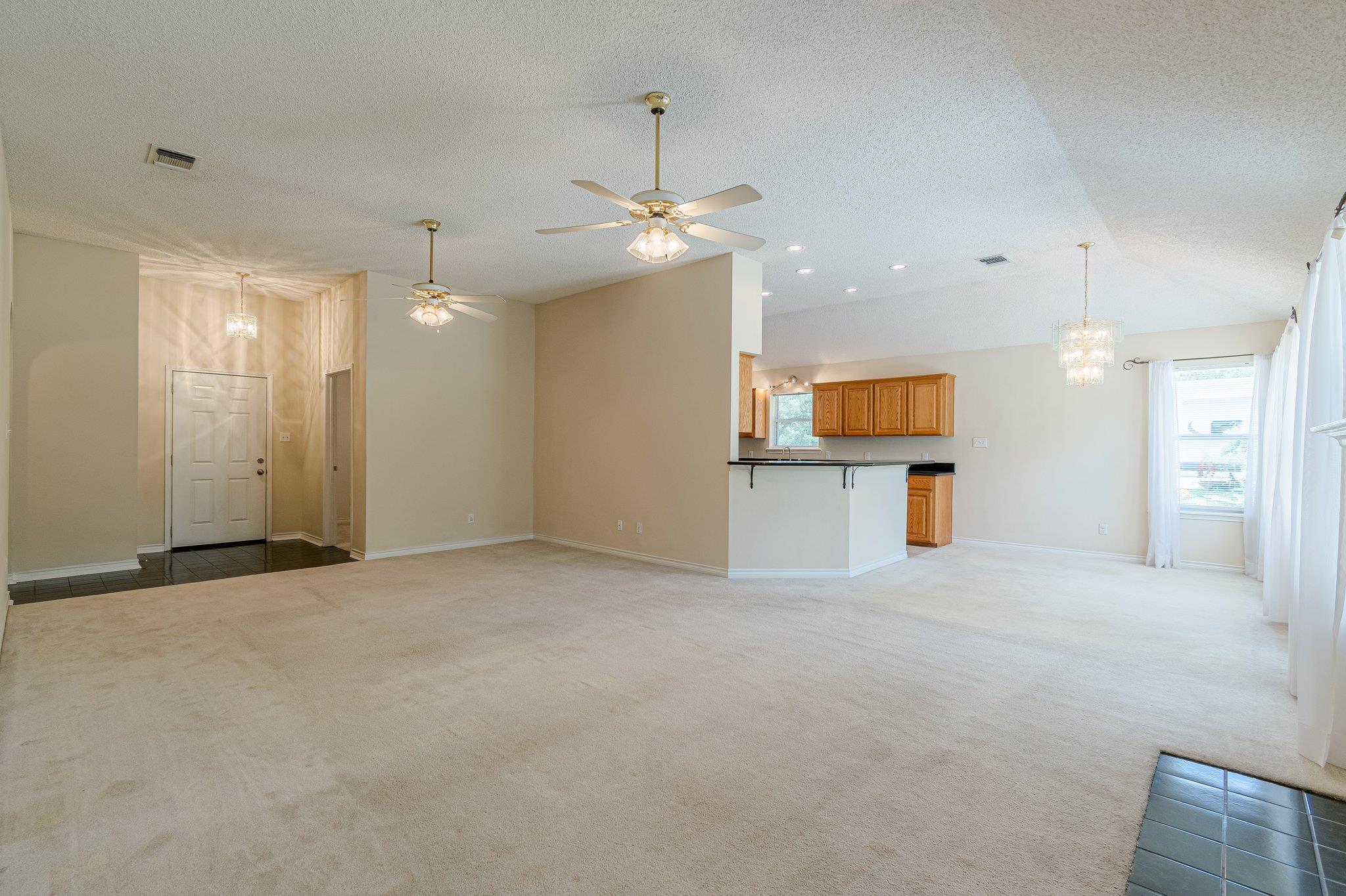 127 Maple Dr, Mountain City, TX 78610