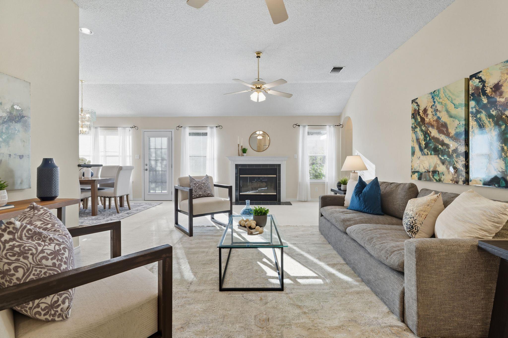 127 Maple Dr, Mountain City, TX 78610